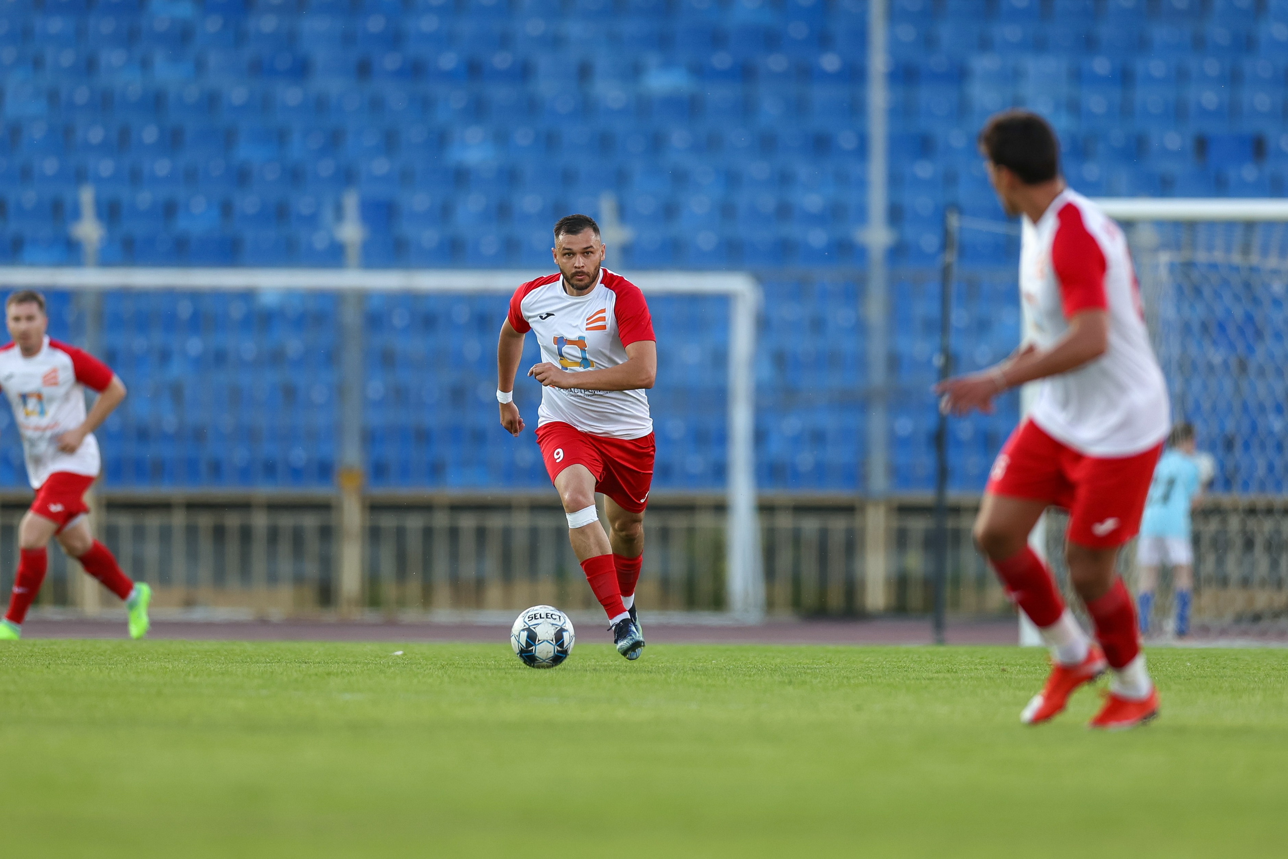 Благотворительный футбольный матч Друзья Бурмистрова vs ФК Fight Nights. Спортивный репортажный фотограф Казань Нафис Сиразетдинов