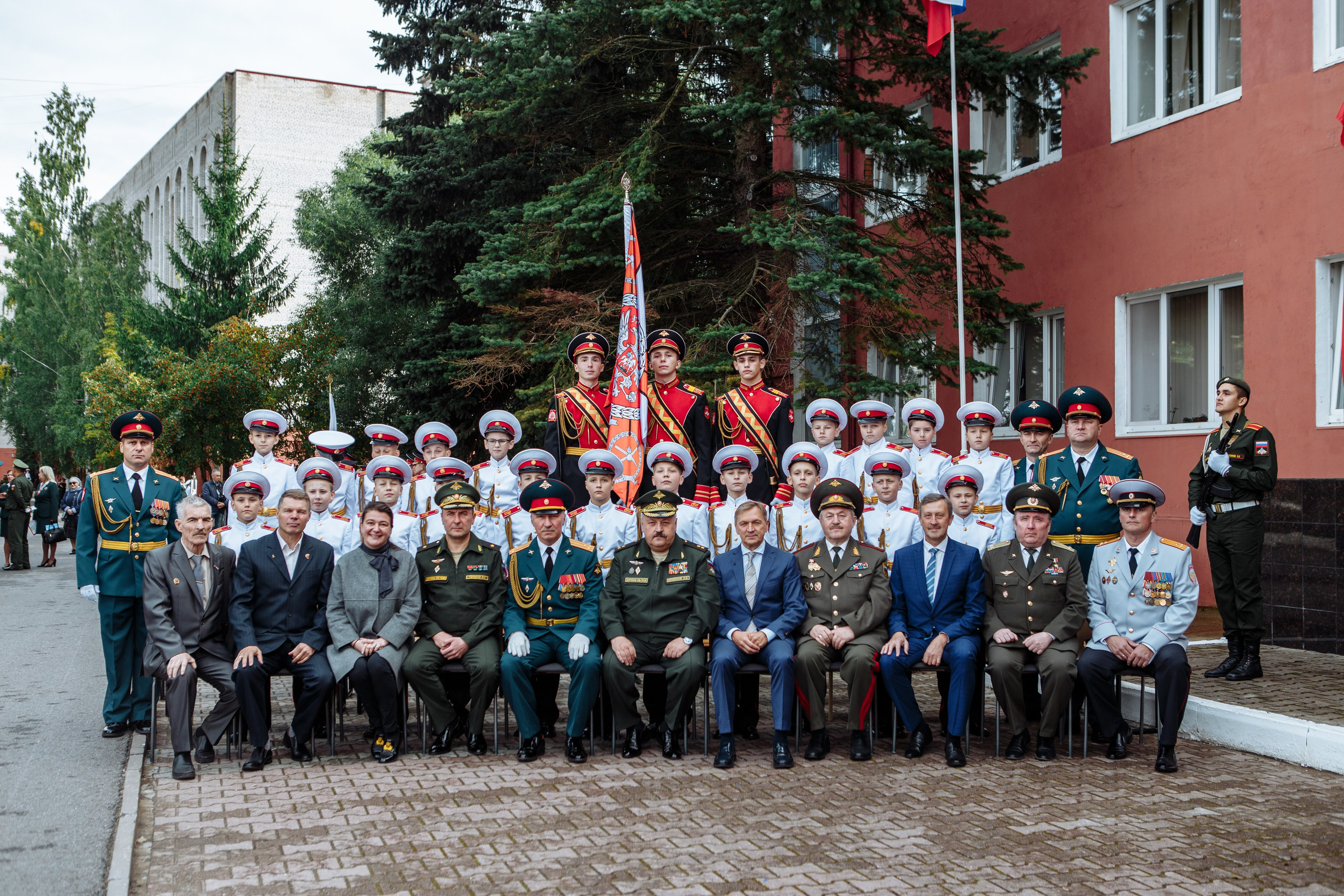 Фото выпускного кадетского училища