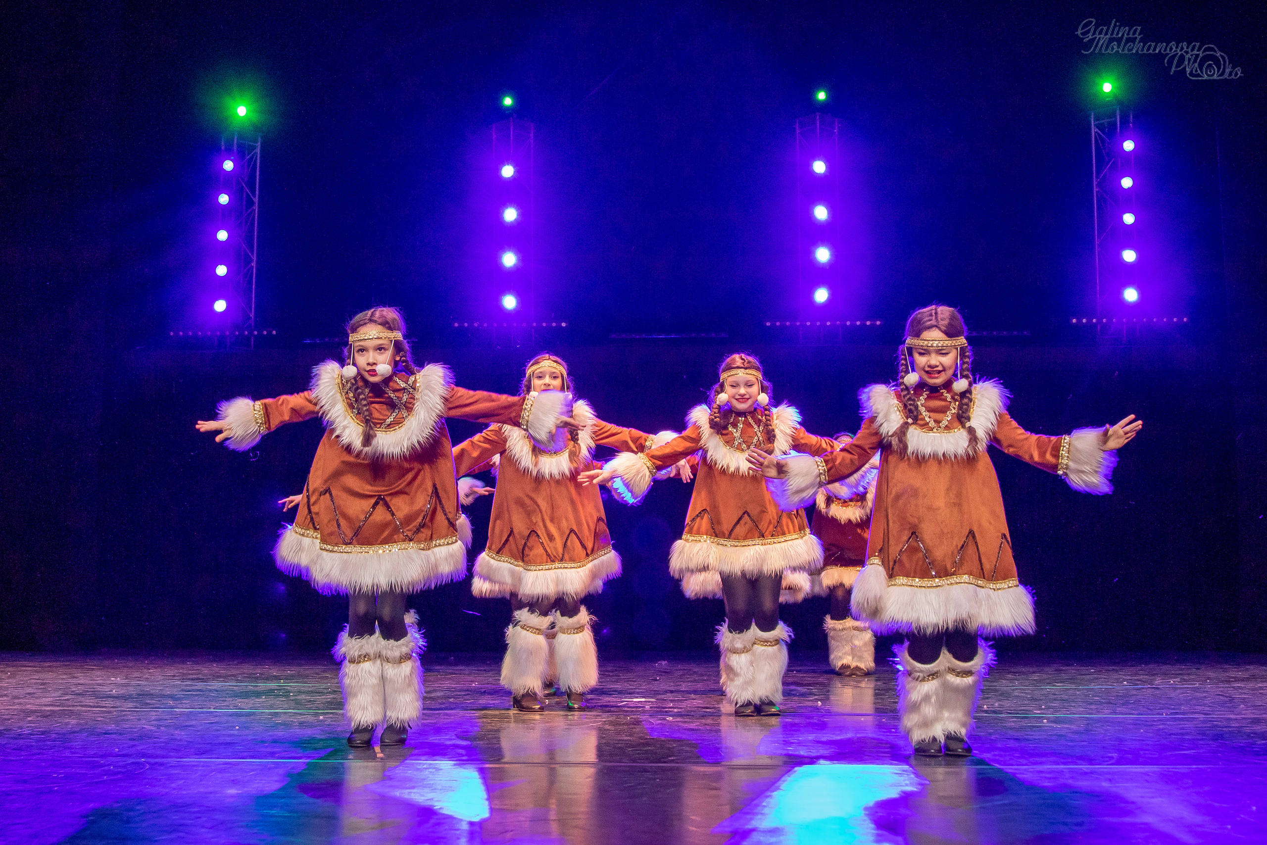Новогодний концерт танцевального коллектива. Балетный фотограф в Москве Галина Молчанова