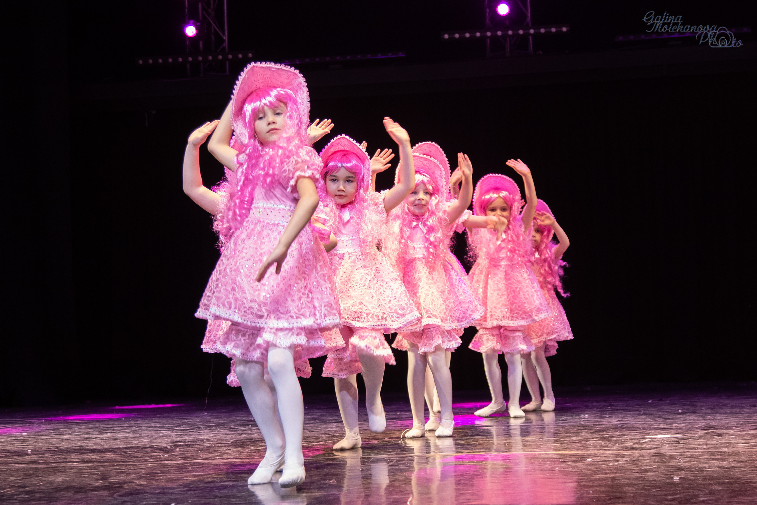 Новогодний концерт танцевального коллектива. Балетный фотограф в Москве Галина Молчанова