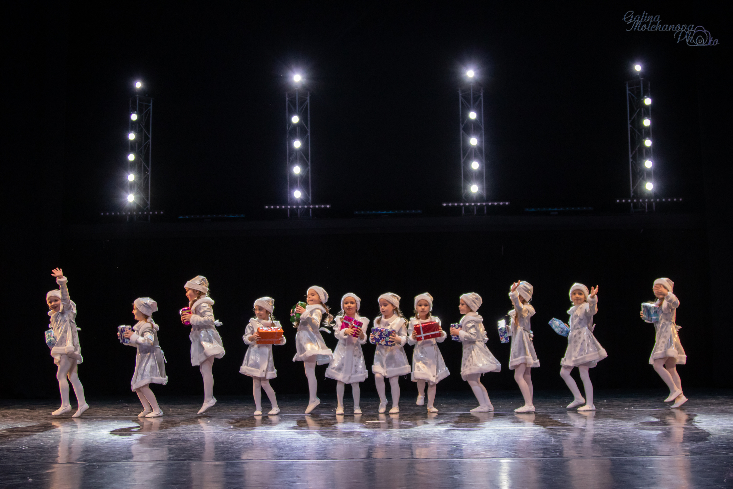 Новогодний концерт танцевального коллектива. Балетный фотограф в Москве Галина Молчанова