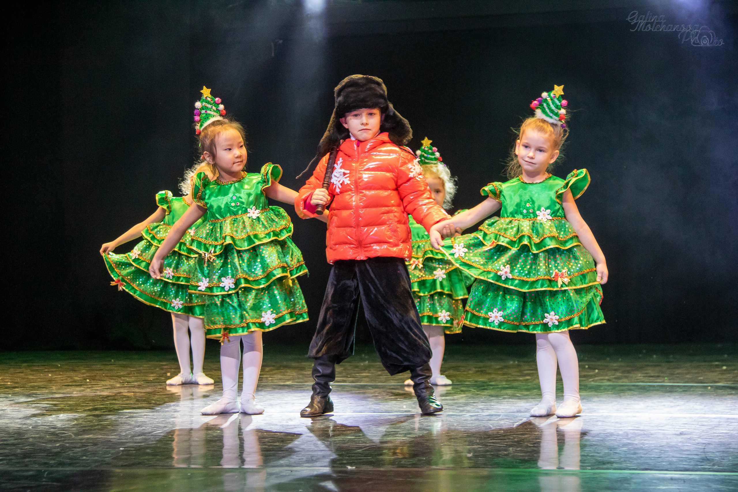 Новогодний концерт танцевального коллектива. Балетный фотограф в Москве Галина Молчанова