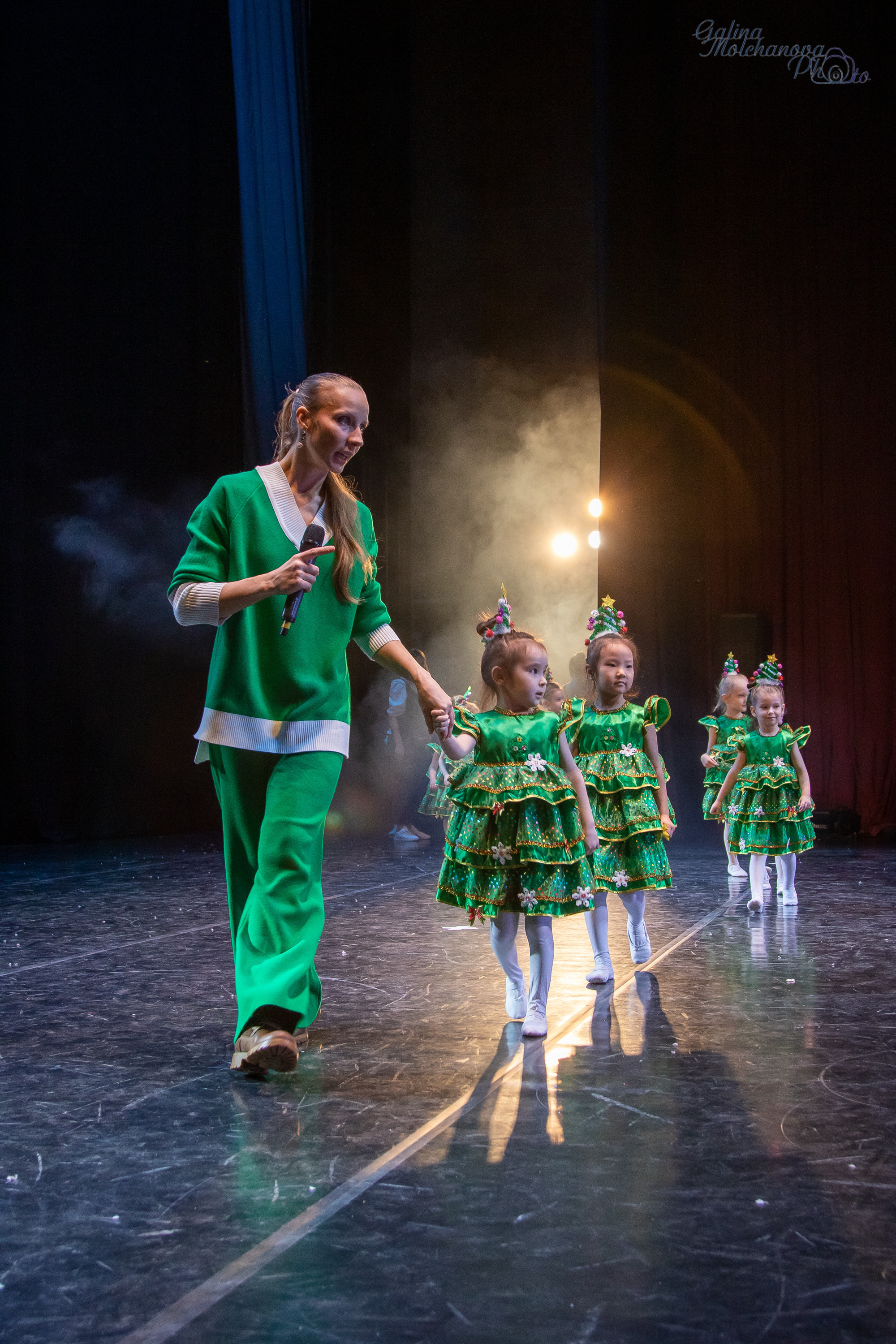 Новогодний концерт танцевального коллектива. Балетный фотограф в Москве Галина Молчанова
