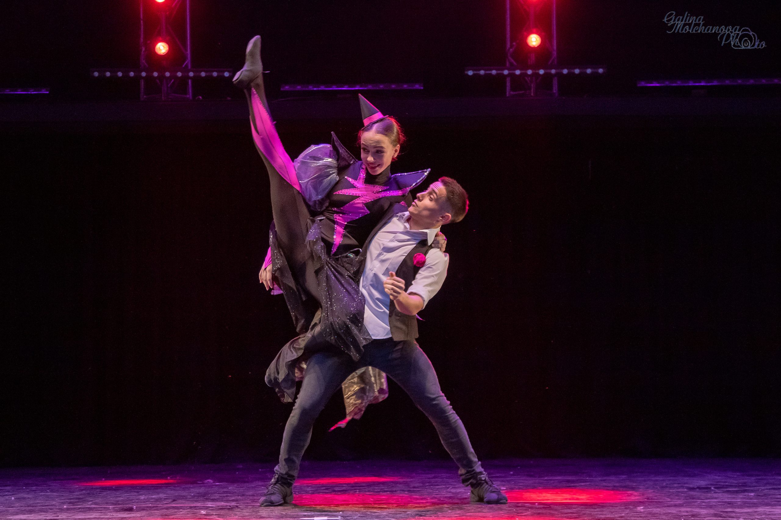 Новогодний концерт танцевального коллектива. Балетный фотограф в Москве Галина Молчанова