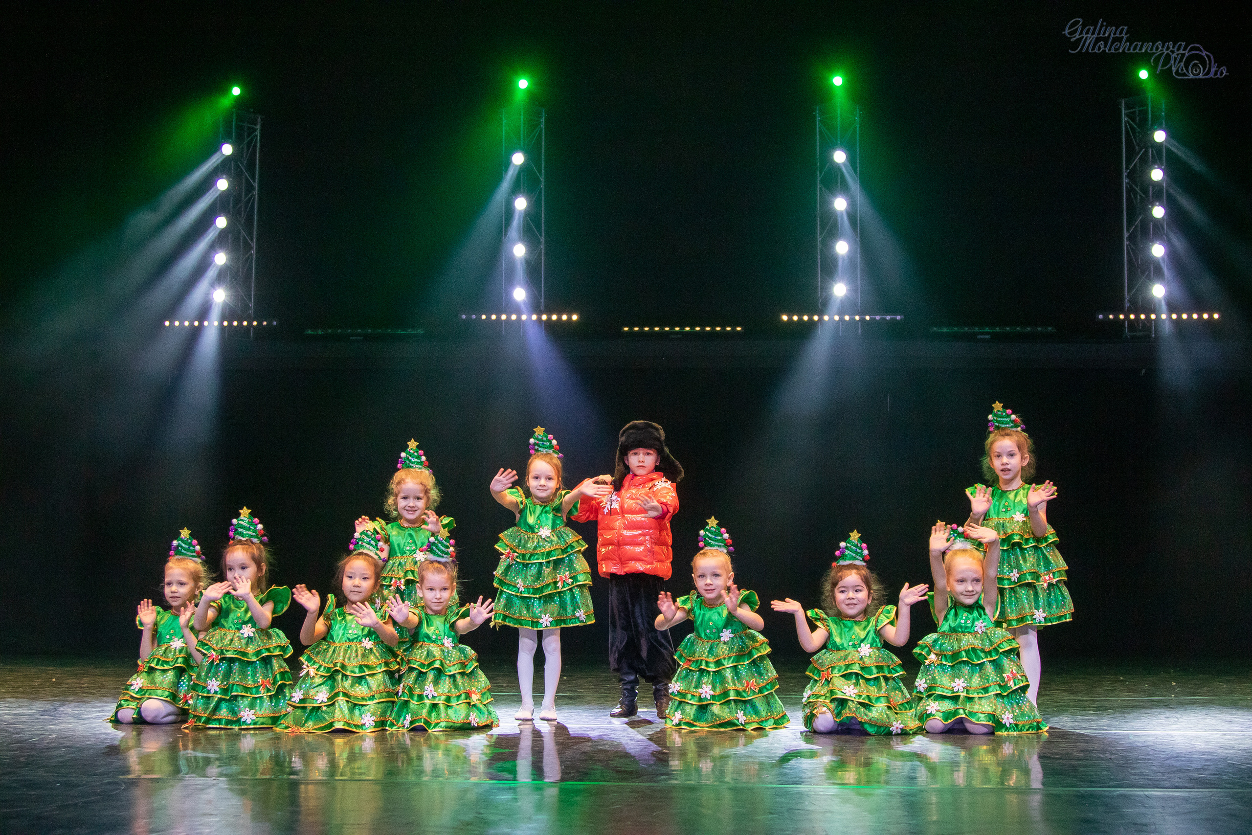Новогодний концерт танцевального коллектива. Балетный фотограф в Москве Галина Молчанова