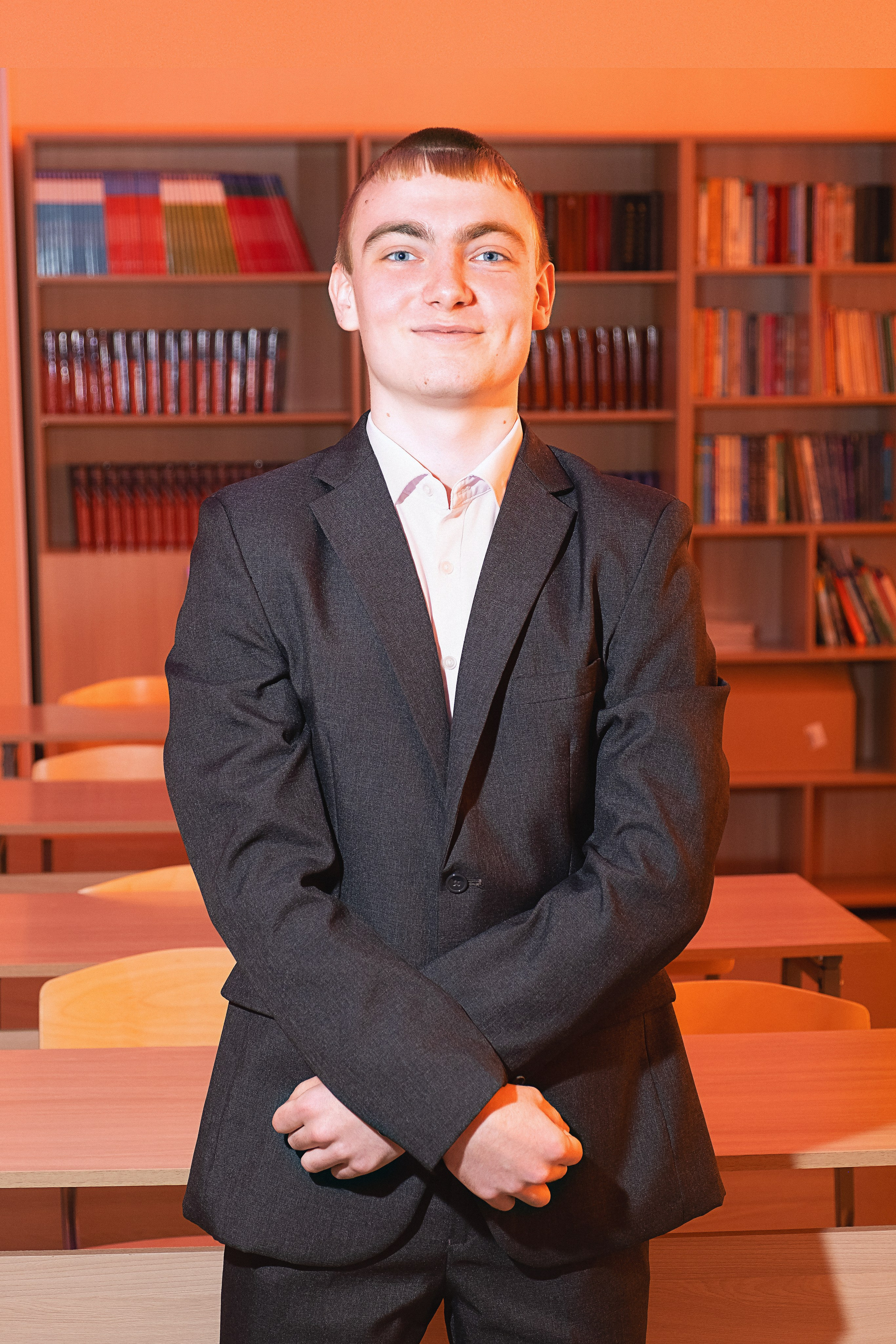 Выпускной альбом 2024. Фотограф и видеограф в Омск/Москва Сащенко Лера