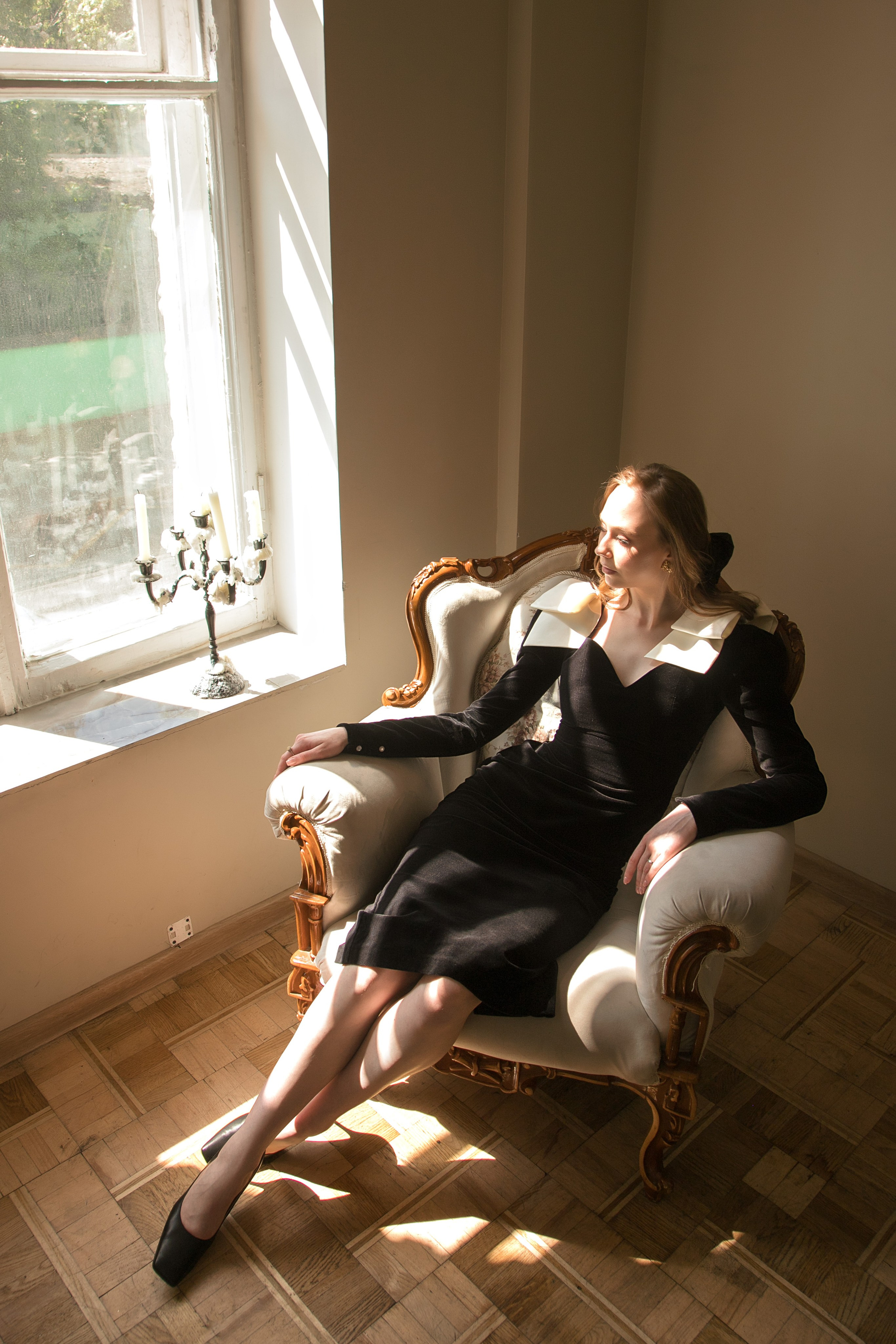 Женская фотосессия в особняке XIX века. Профессиональный фотограф в Москве