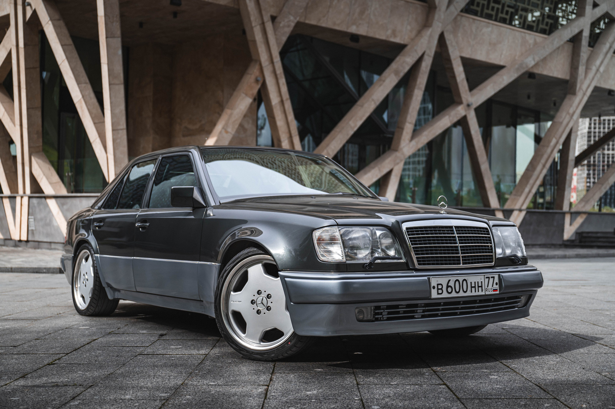 MB w124 E500 «Волчок». Автомобильный фотограф в Москве — Сидоров Дмитрий