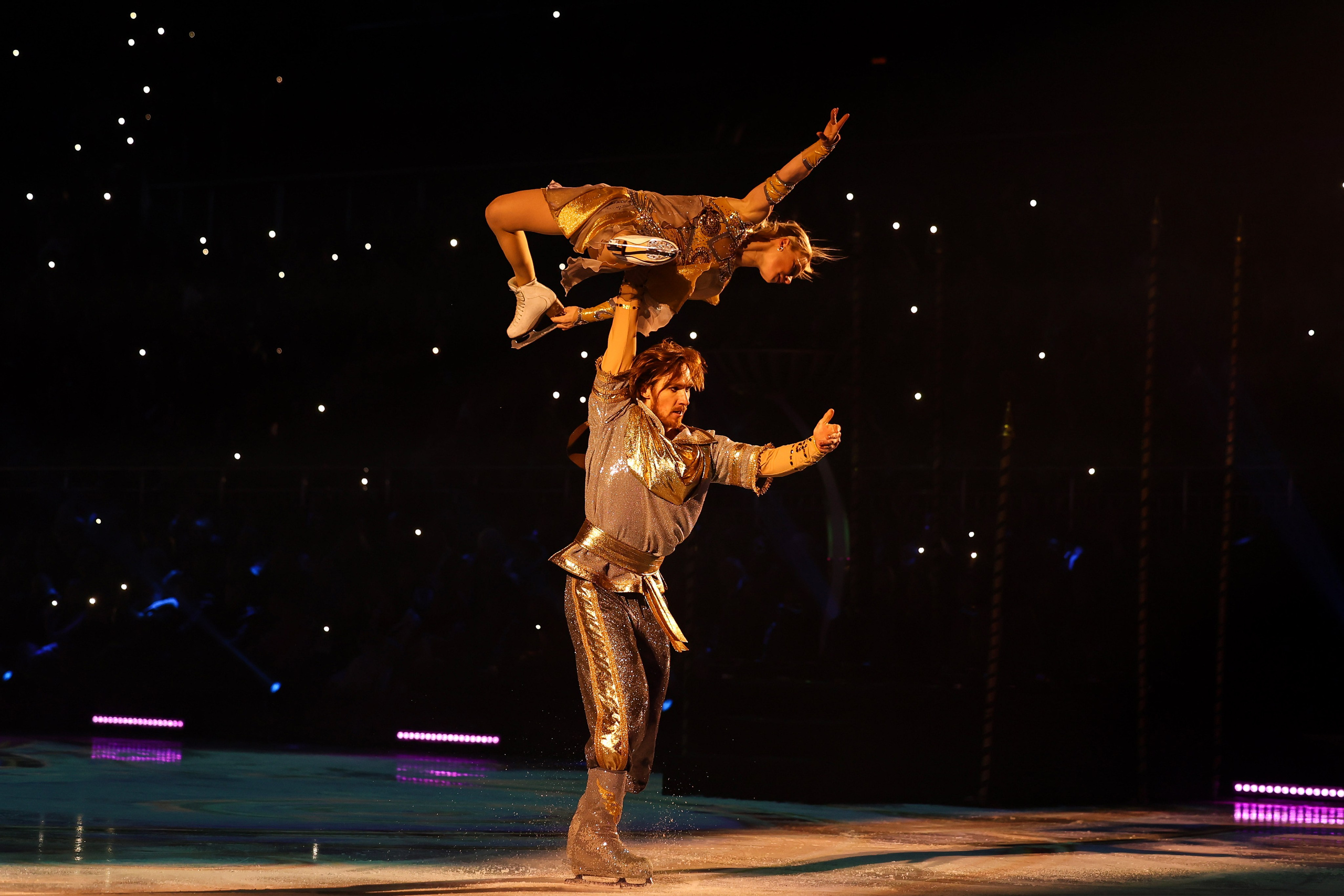 «История любви Шахеризады» шоу на льду 03.01.2024. Спортивный и репортажный фотограф Антон Тереханов