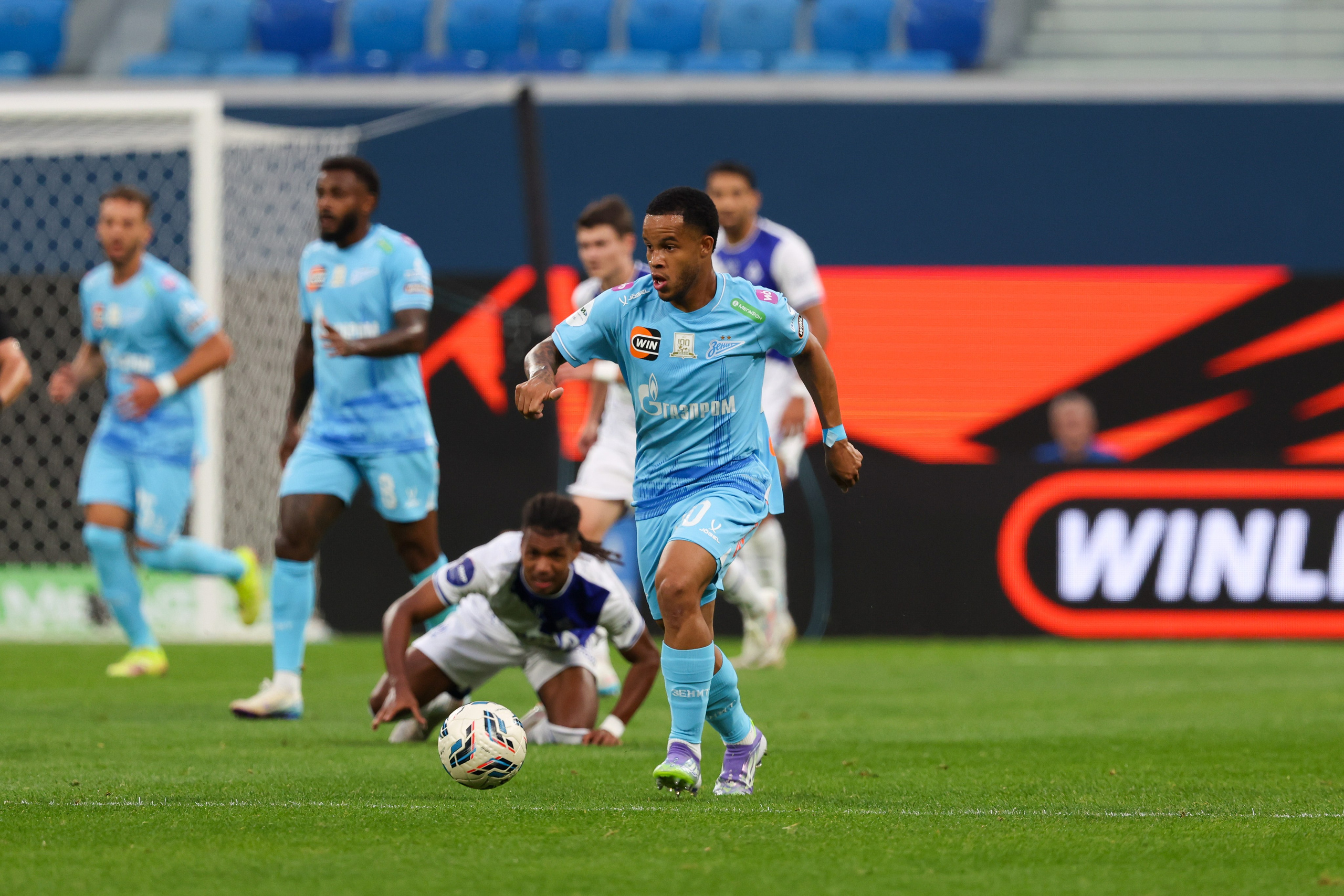 ФК «Зенит» — ФК «Динамо» Махачкала 23.08.2025. Спортивный и репортажный фотограф Антон Тереханов