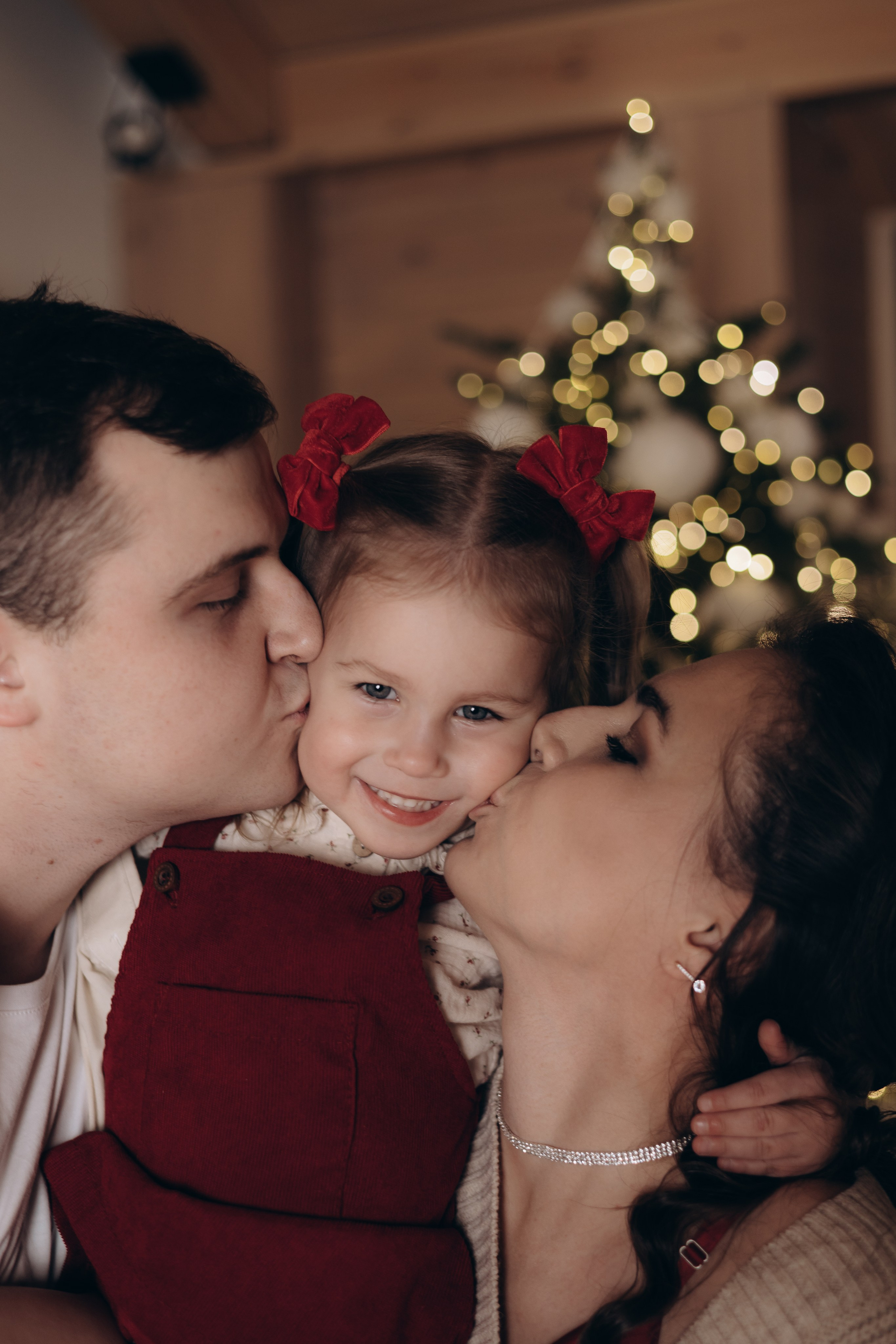 Ирина, Вадим и Милана. Свадебный и семейный фотограф в Новосибирске Дарья Кель