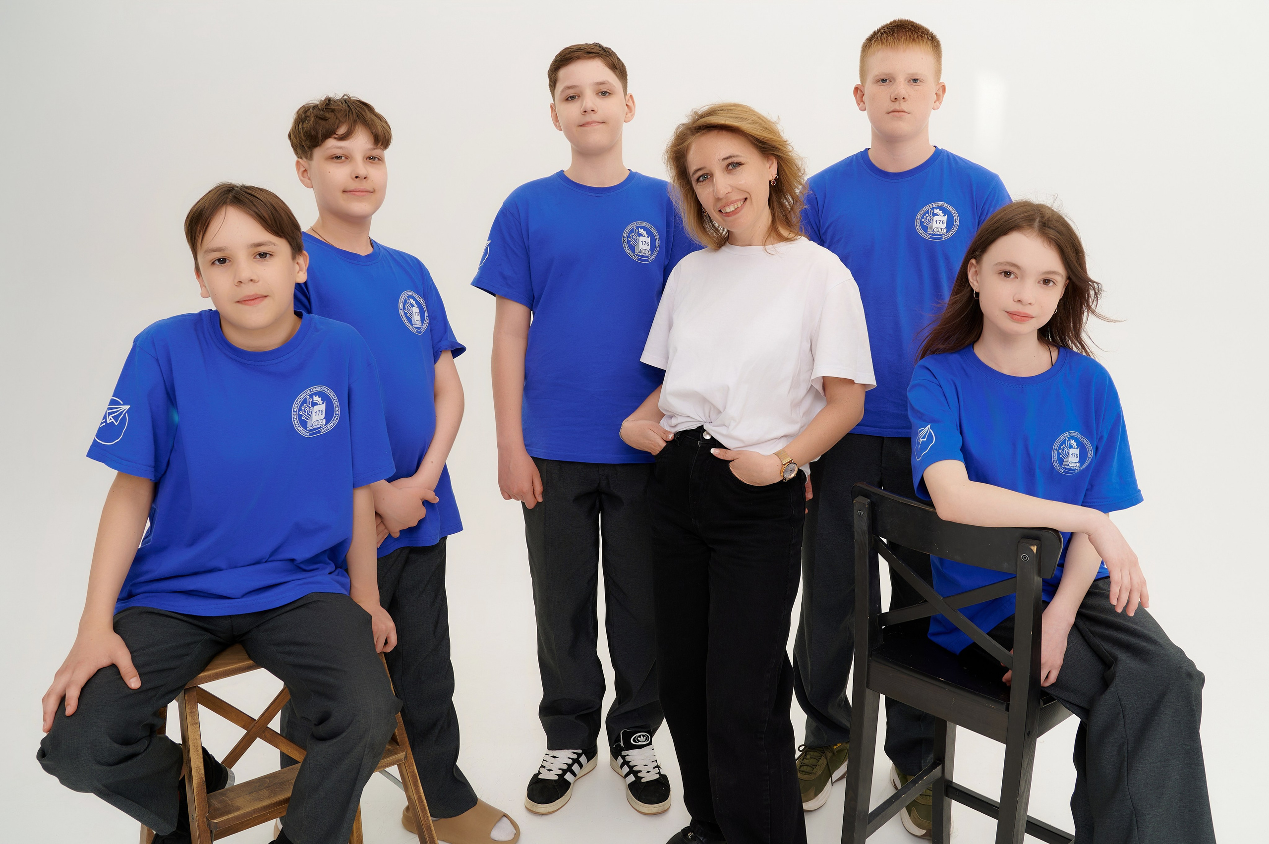 групповое фото с учителем для выпускного альбома лицея №12