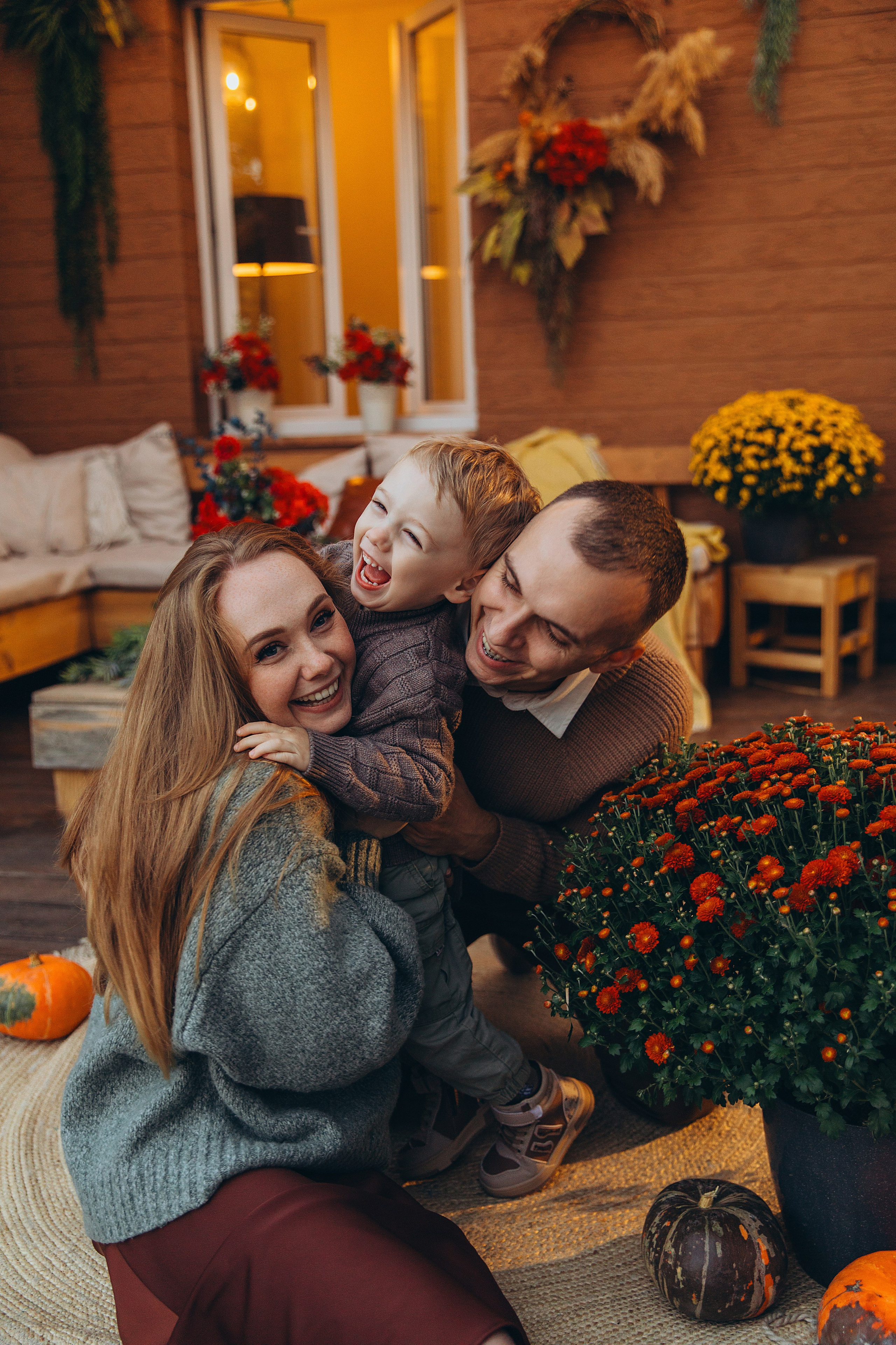 Уличная локация «ТЕРАССА». Фотостудия в Мариуполе «Берлога»