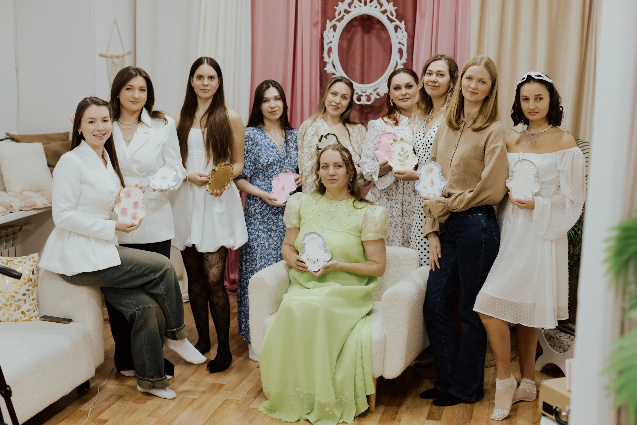 Арт-вечеринка в стиле Бриджертонов 1.02. Творческая студия Stories в Кемерово | Мастер-классы и мероприятия