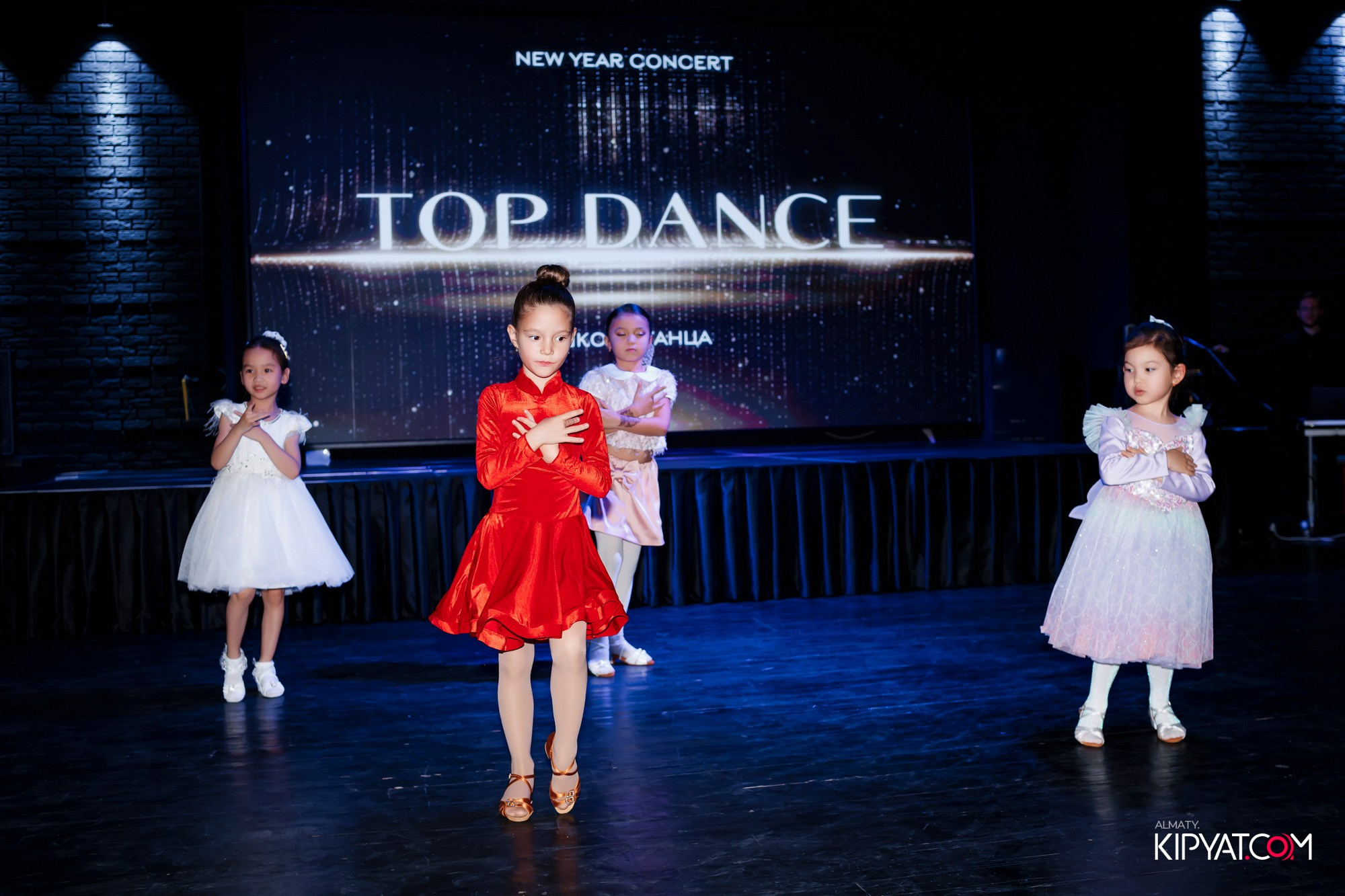 НОВОГОДНИЙ КОНЦЕРТ ШКОЛЫ ТАНЦА TOP DANCE. КИПЯТКОМ АЛМАТЫ! Фотосъемка мероприятий в Алматы