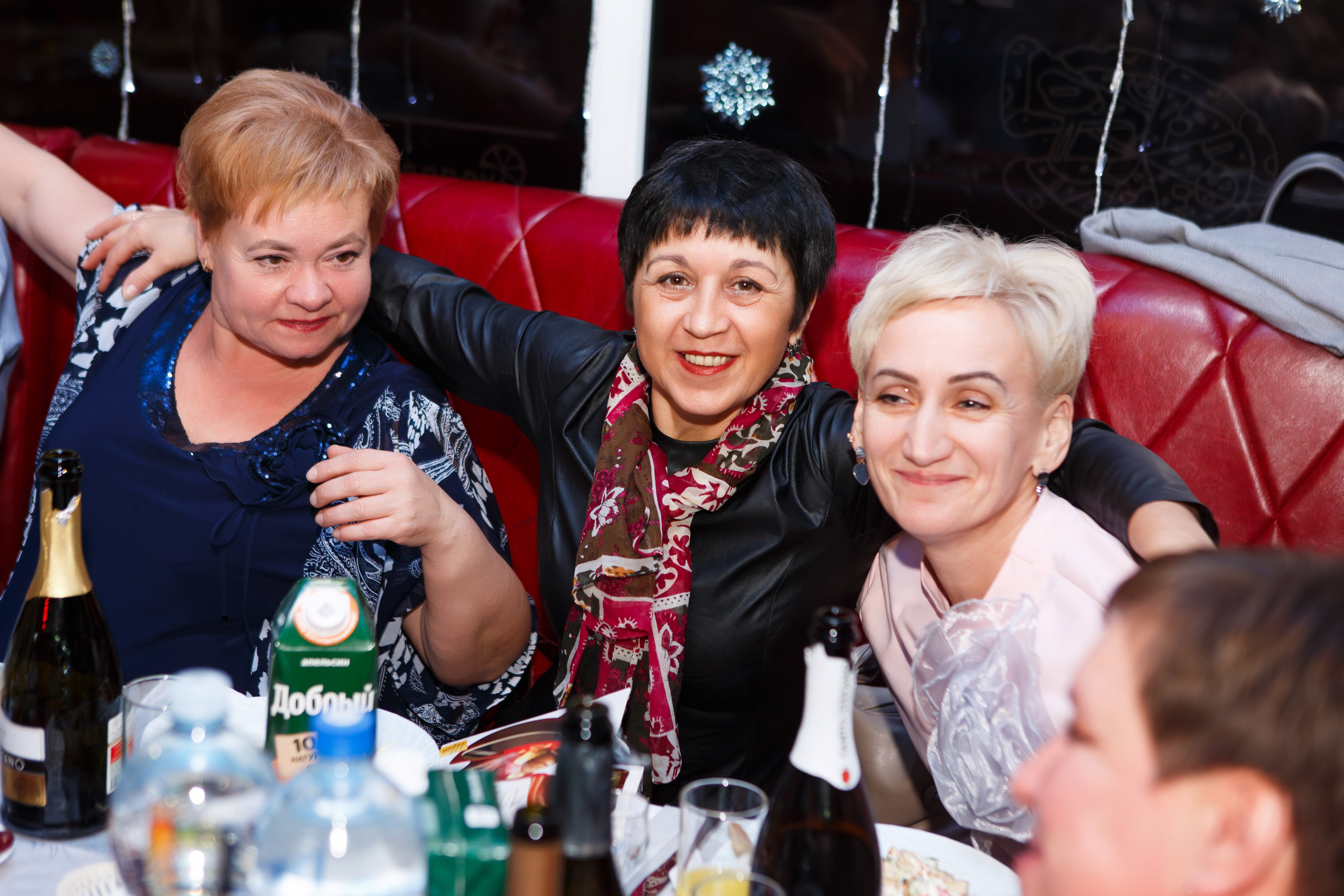 КОРПОРАТИВ 20.12.24 (кафе — АТМОСФЕРА). Профессиональный фотограф в Мценске и Орловской области