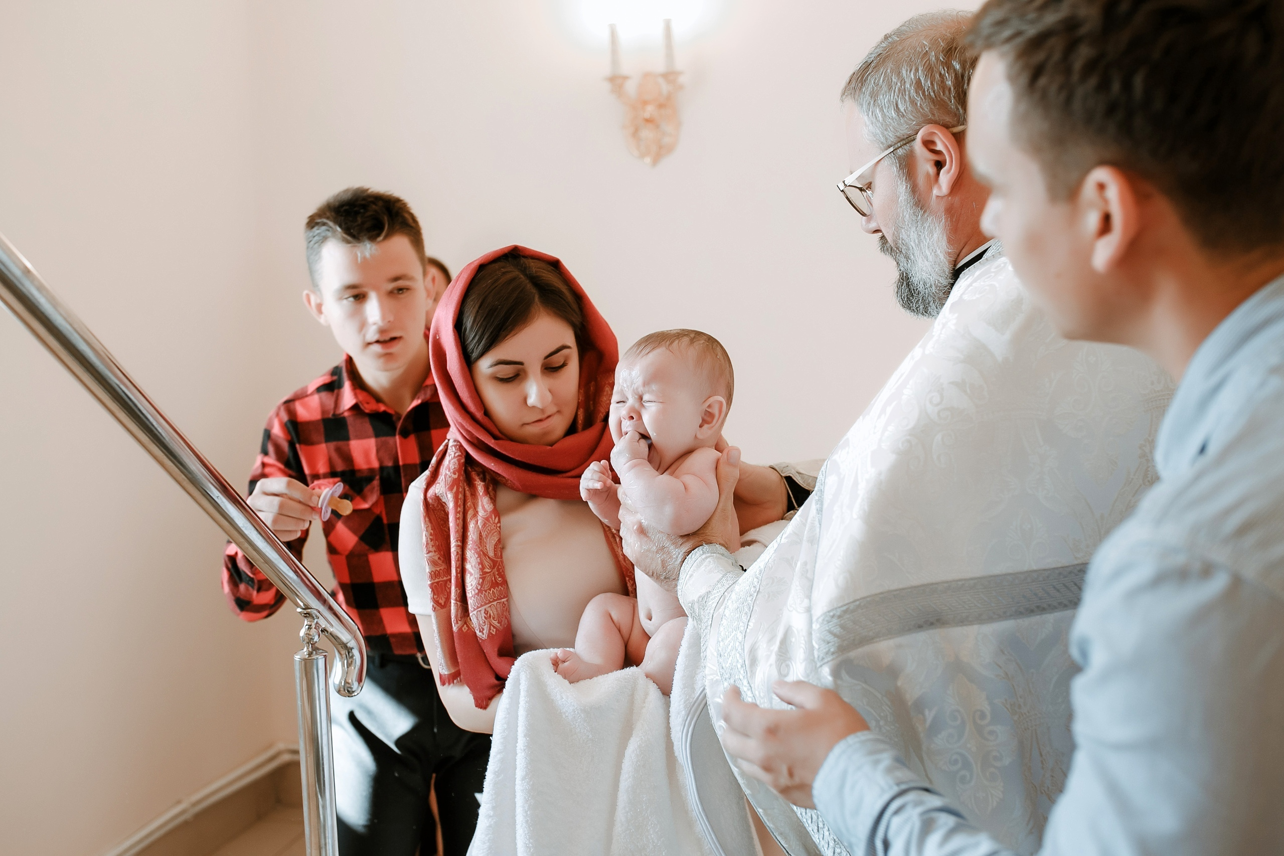 Фотосессия крещения и венчания в храмах Твери. Свадебный и семейный фотограф в Твери и Тверской области