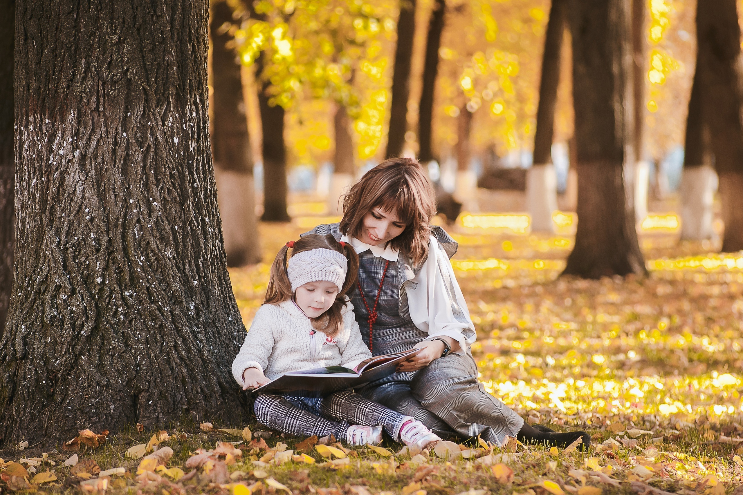 Семейная фотосессия в фотостудии и на природе в Твери. Свадебный и семейный фотограф в Твери и Тверской области