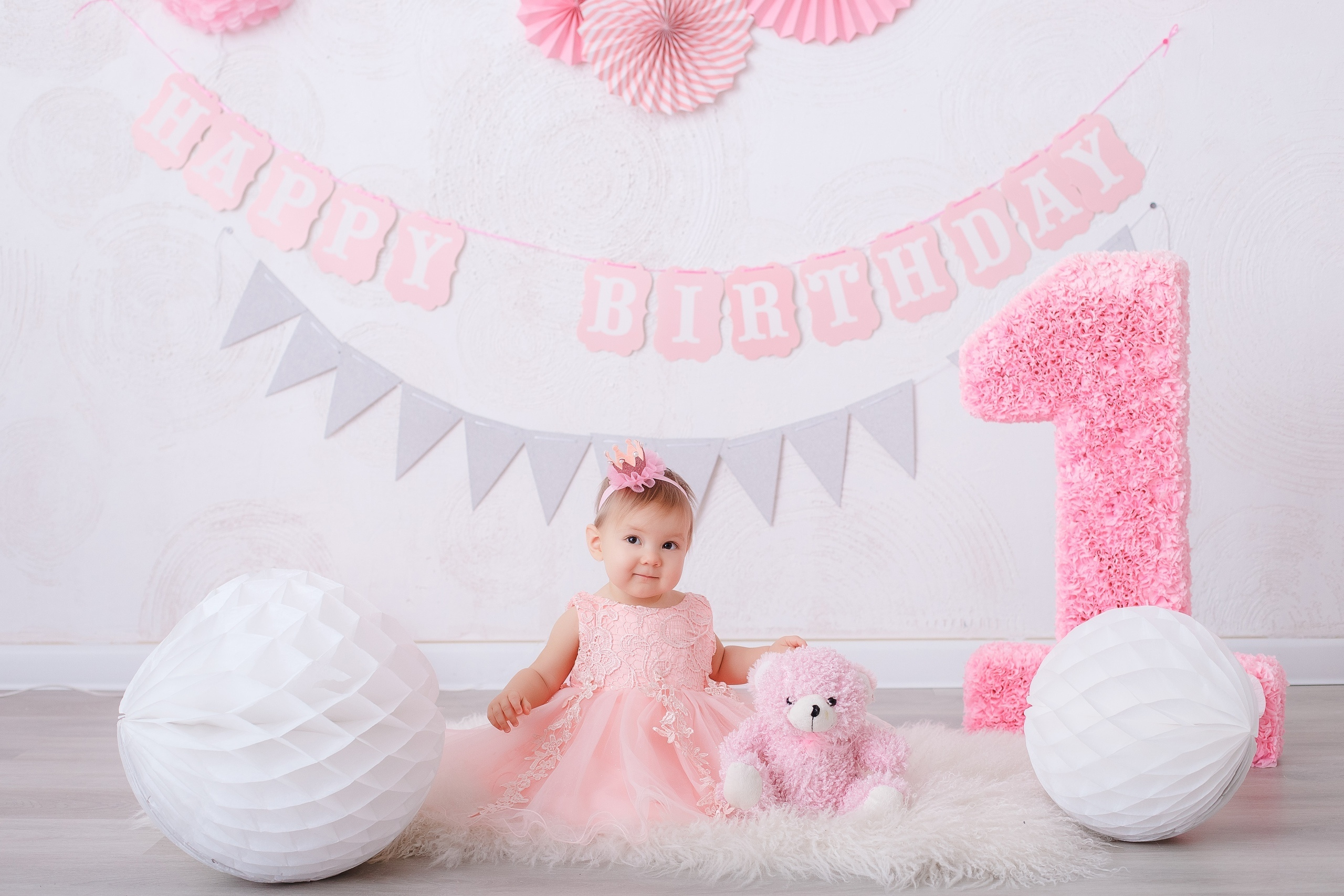 Семейная фотосессия в фотостудии и на природе в Твери. Свадебный и семейный фотограф в Твери и Тверской области