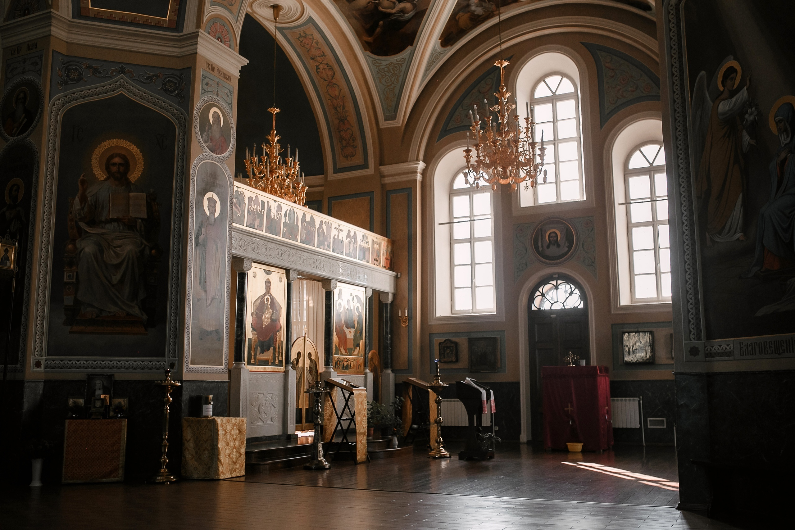 Фотосессия крещения и венчания в храмах Твери. Свадебный и семейный фотограф в Твери и Тверской области