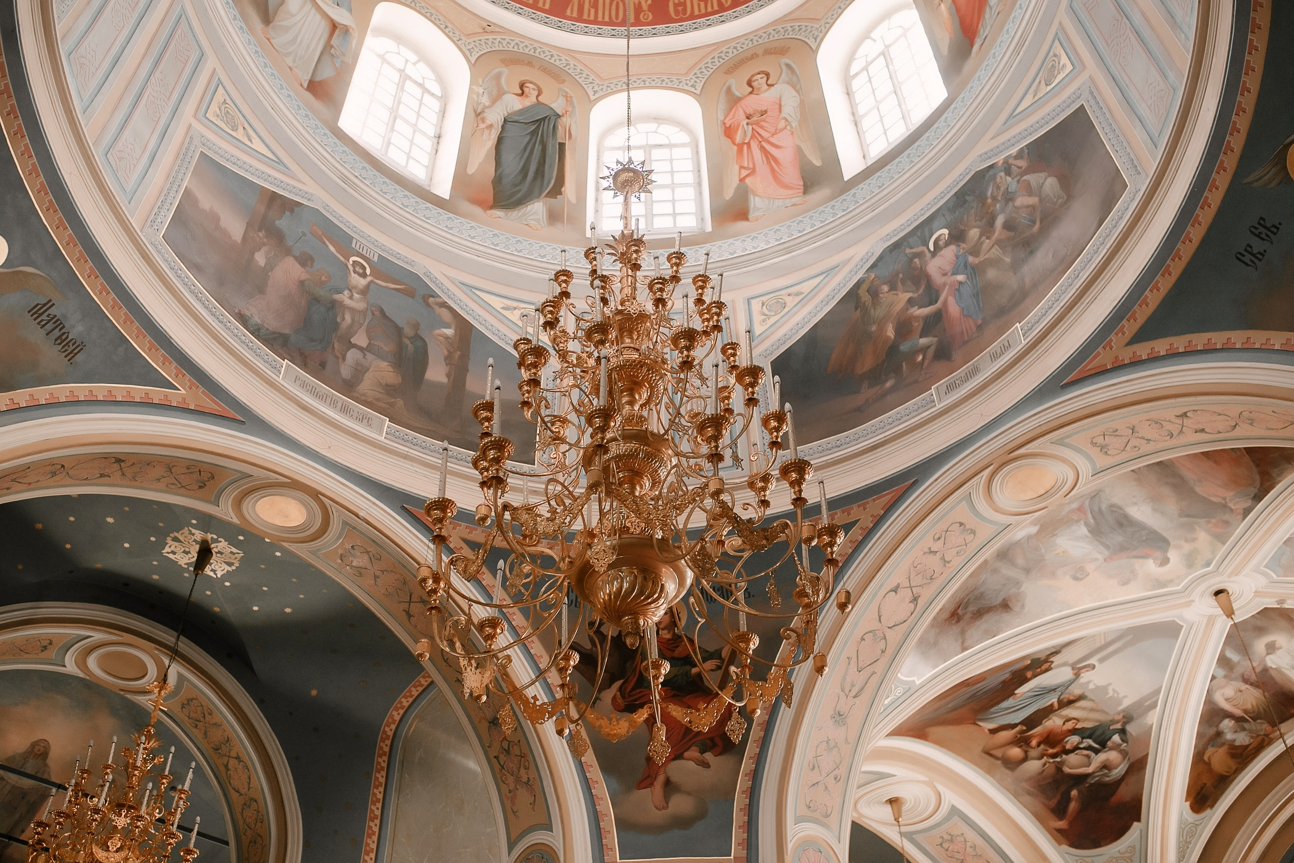 Фотосессия крещения и венчания в храмах Твери. Свадебный и семейный фотограф в Твери и Тверской области