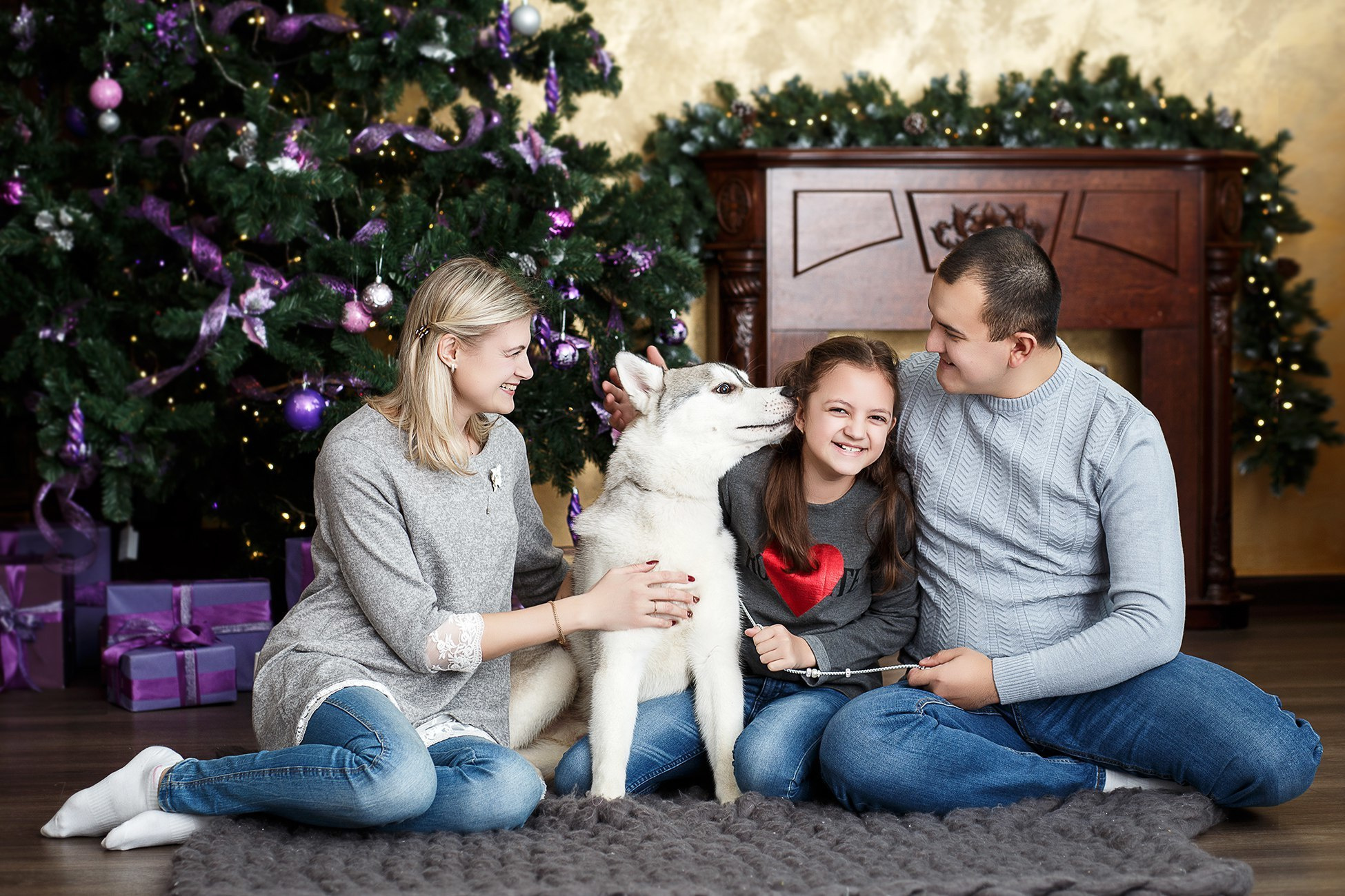 Семейная фотосессия в фотостудии и на природе в Твери. Свадебный и семейный фотограф в Твери и Тверской области