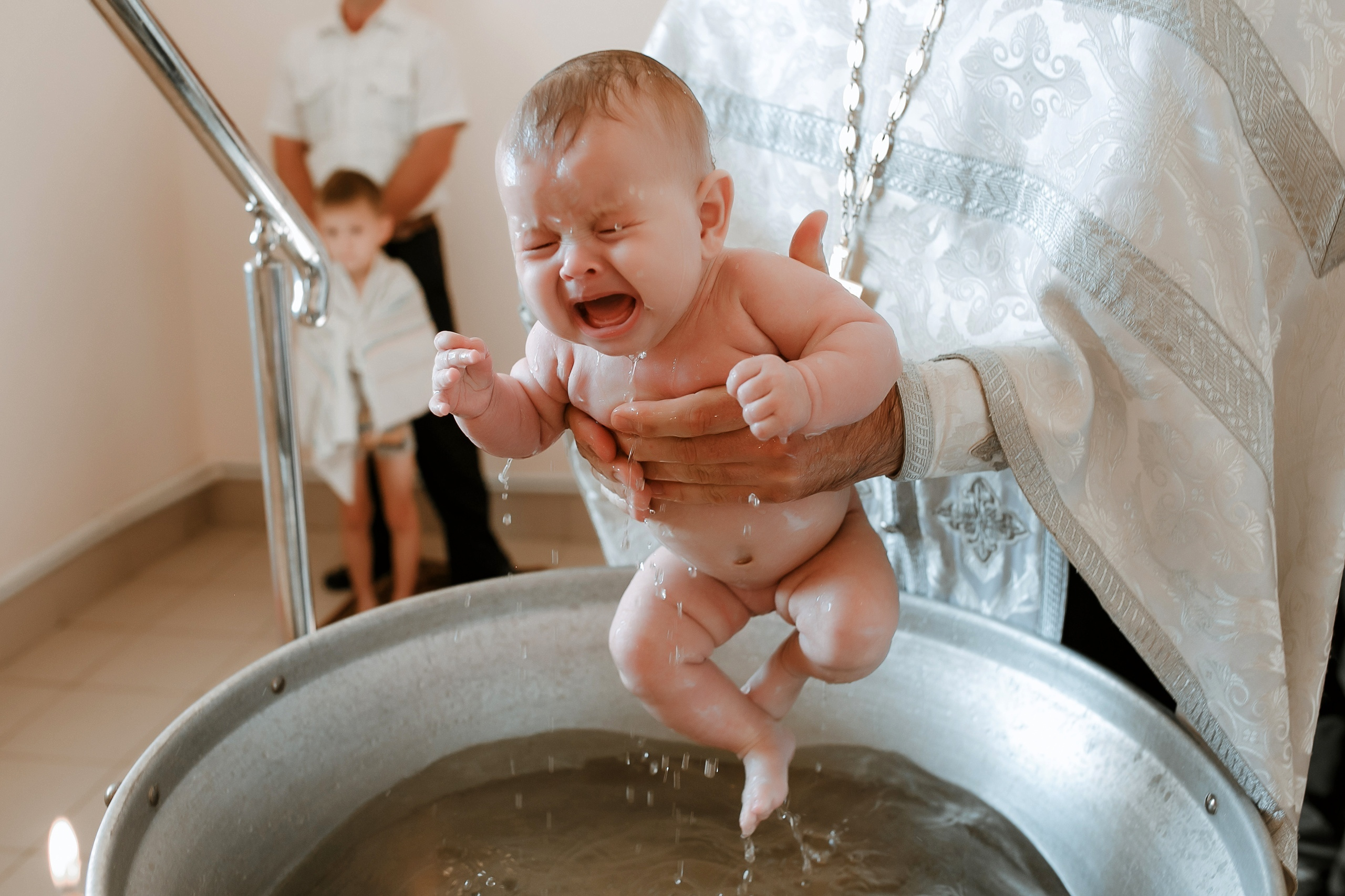Фотосессия крещения и венчания в храмах Твери. Свадебный и семейный фотограф в Твери и Тверской области