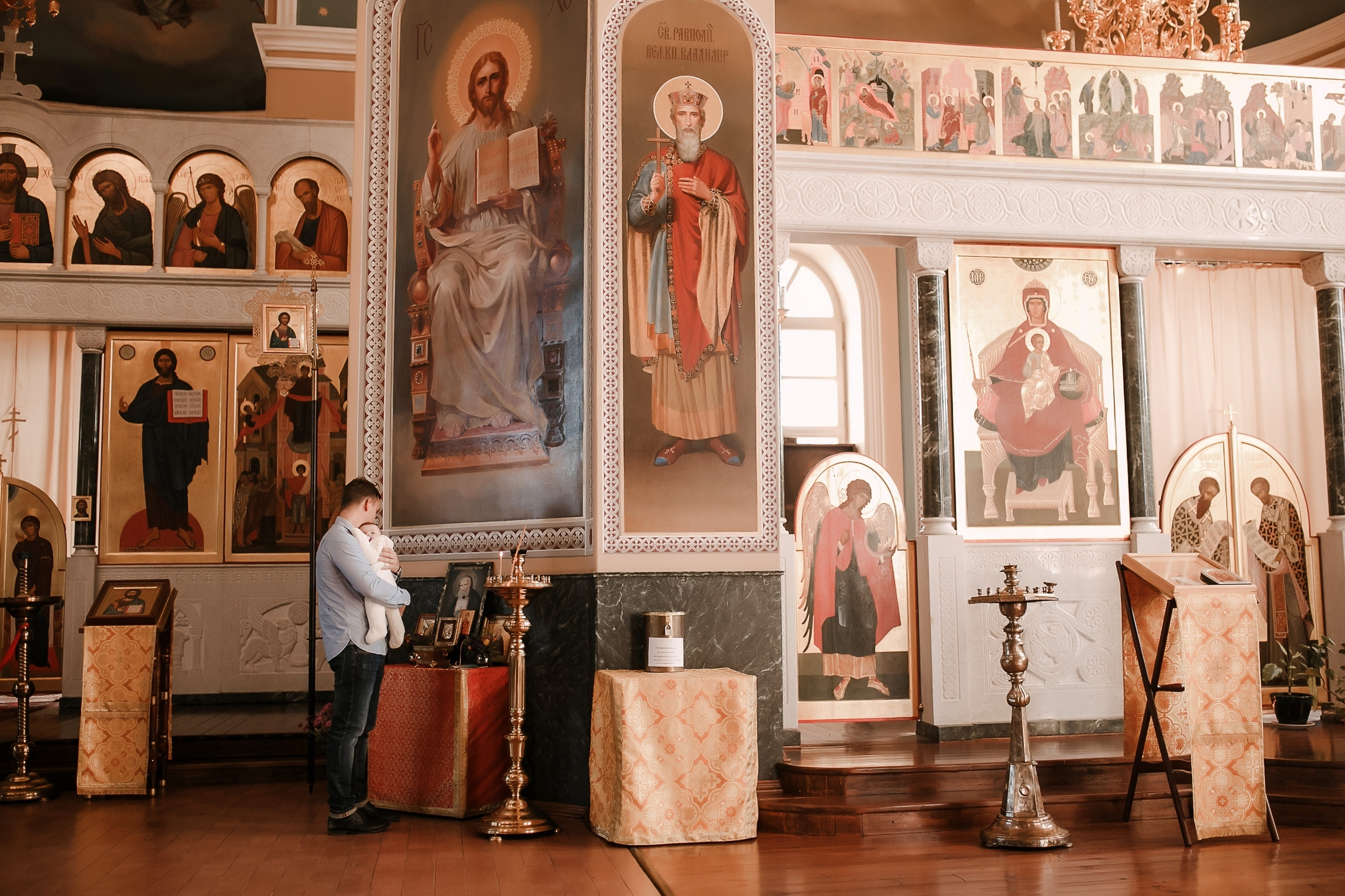 Фотосессия крещения и венчания в храмах Твери. Свадебный и семейный фотограф в Твери и Тверской области