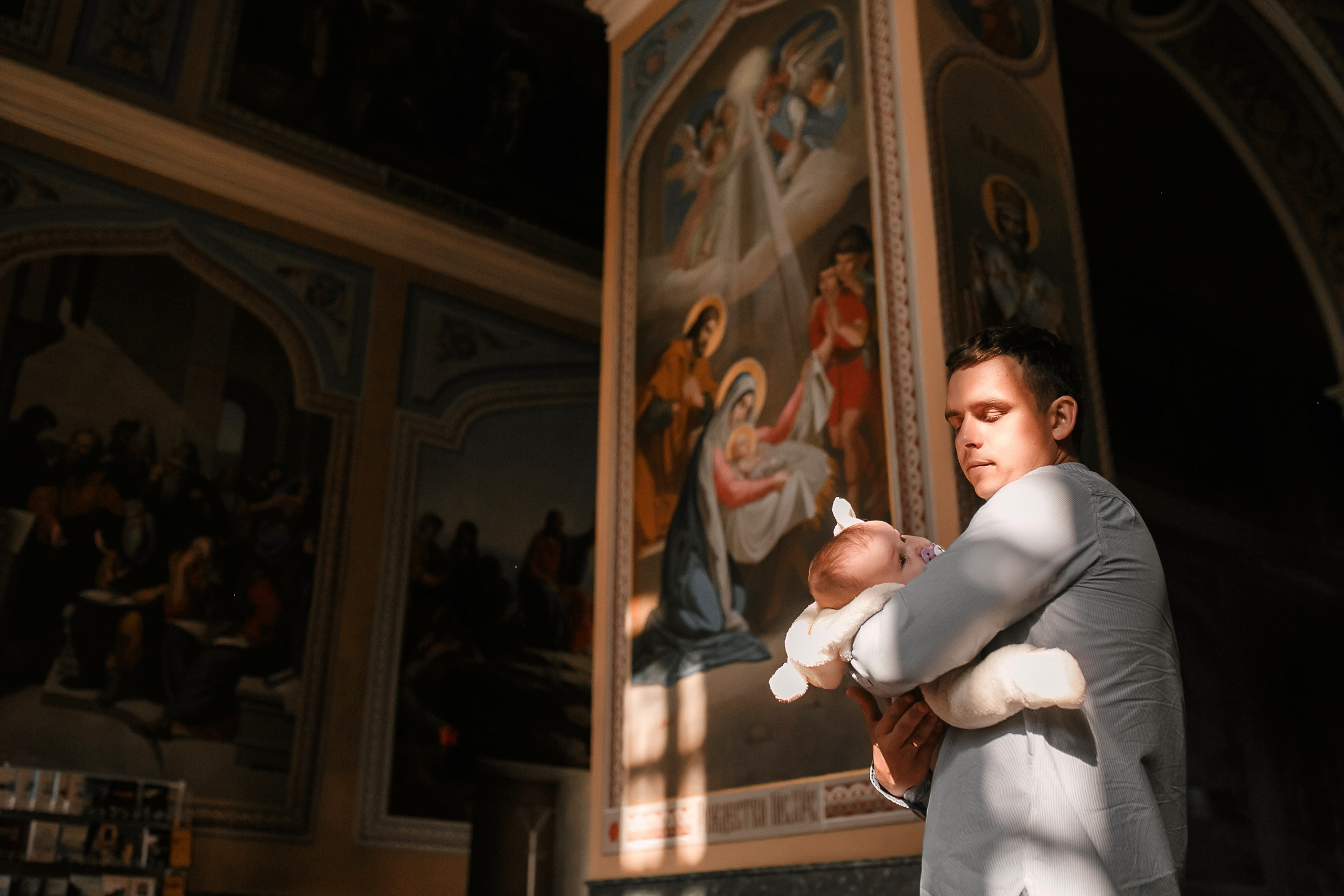 Фотосессия крещения и венчания в храмах Твери. Свадебный и семейный фотограф в Твери и Тверской области