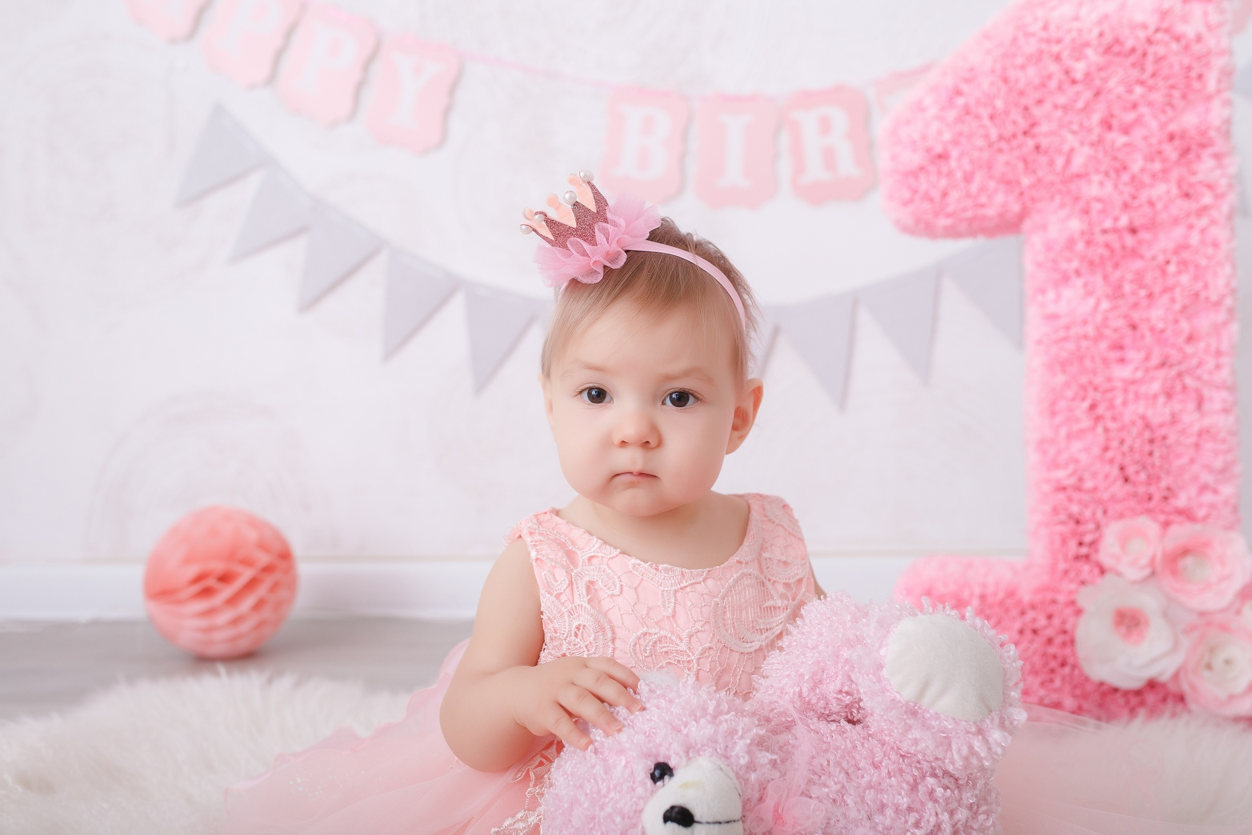 Семейная фотосессия в фотостудии и на природе в Твери. Свадебный и семейный фотограф в Твери и Тверской области