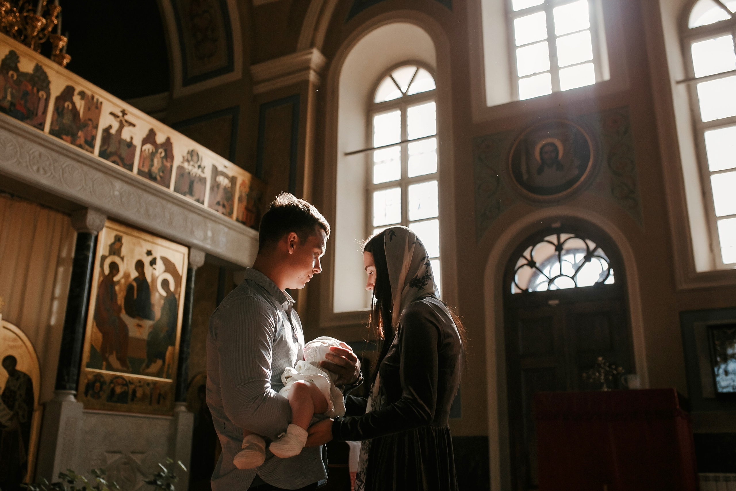 Фотосессия крещения и венчания в храмах Твери. Свадебный и семейный фотограф в Твери и Тверской области