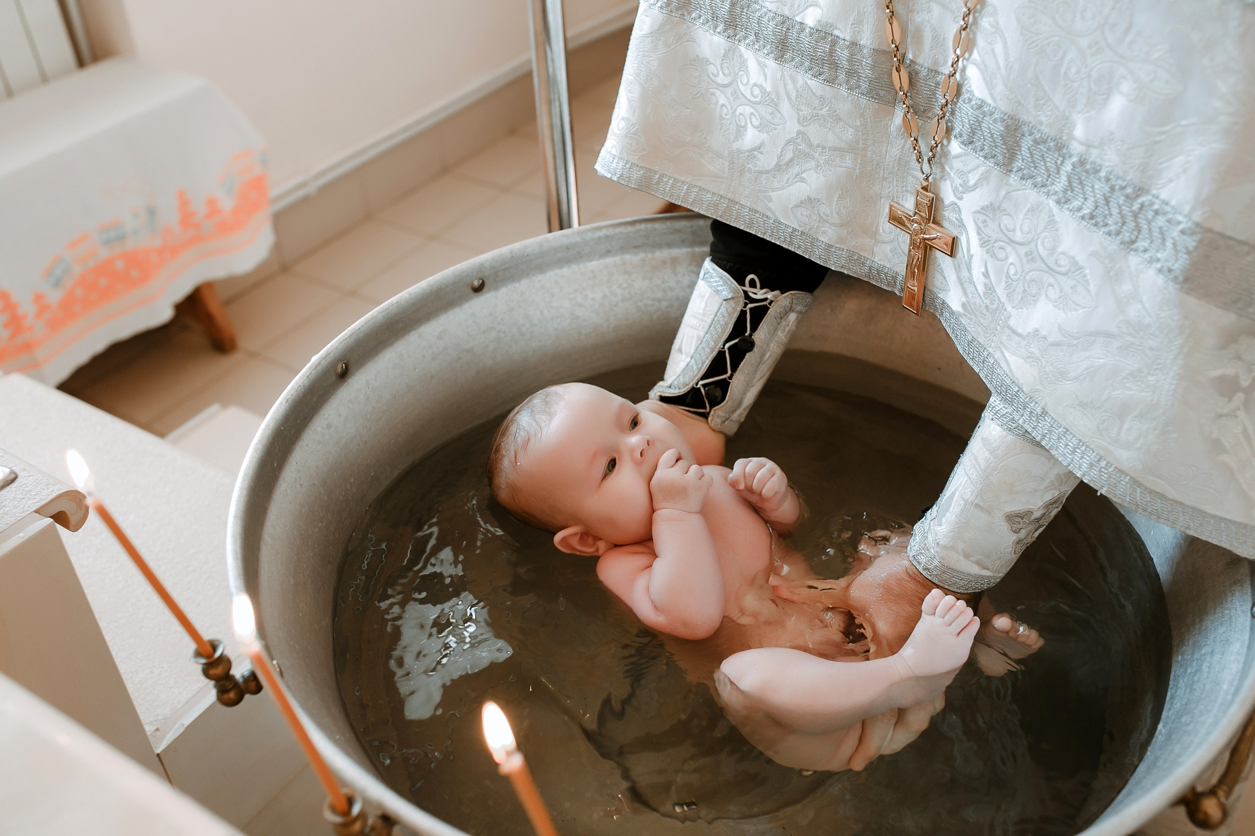 Фотосессия крещения и венчания в храмах Твери. Свадебный и семейный фотограф в Твери и Тверской области