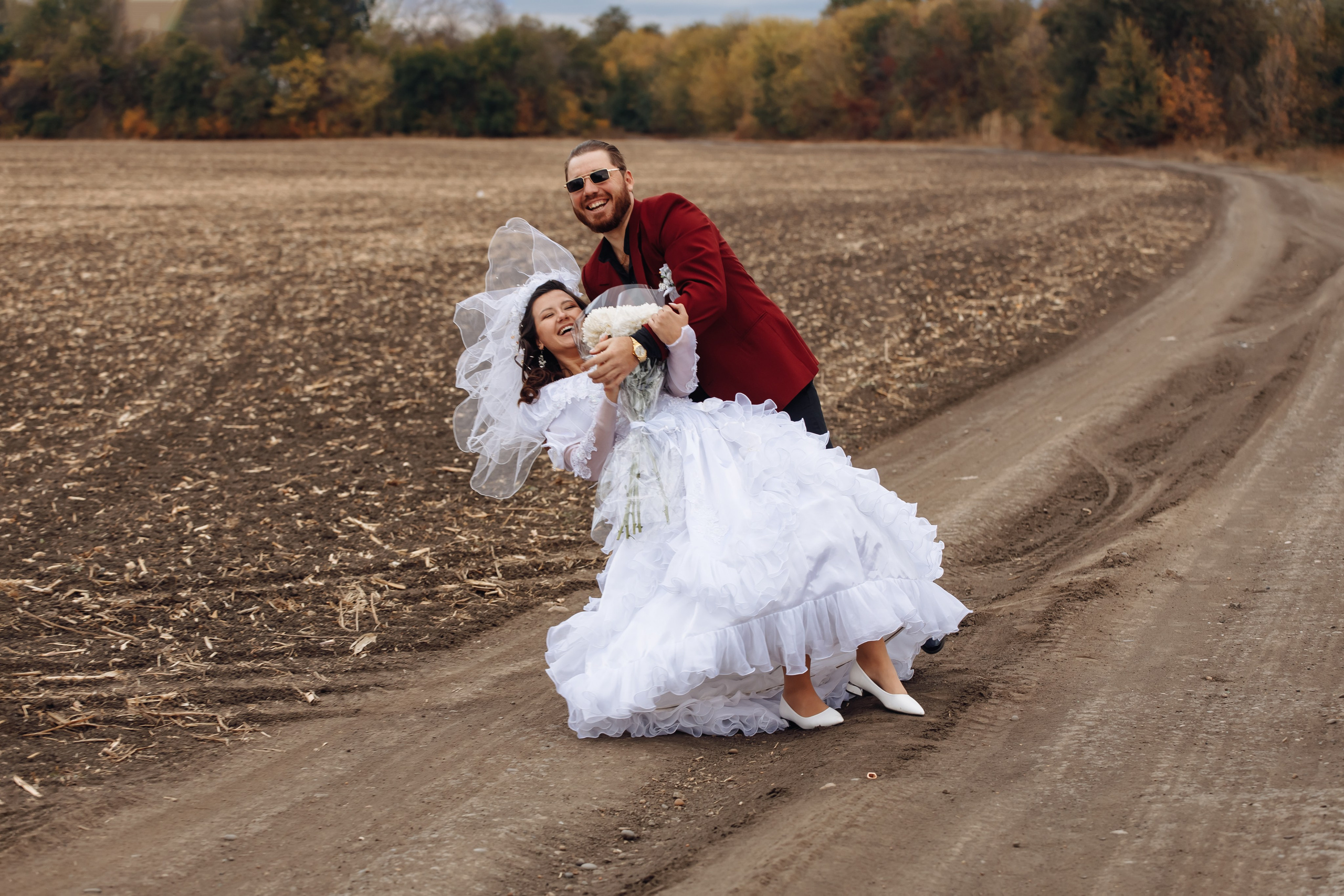 Свадебная фотосессия в стиле 90-х. Свадебный и семейный фотограф в Краснодарском крае Мария Данилкина