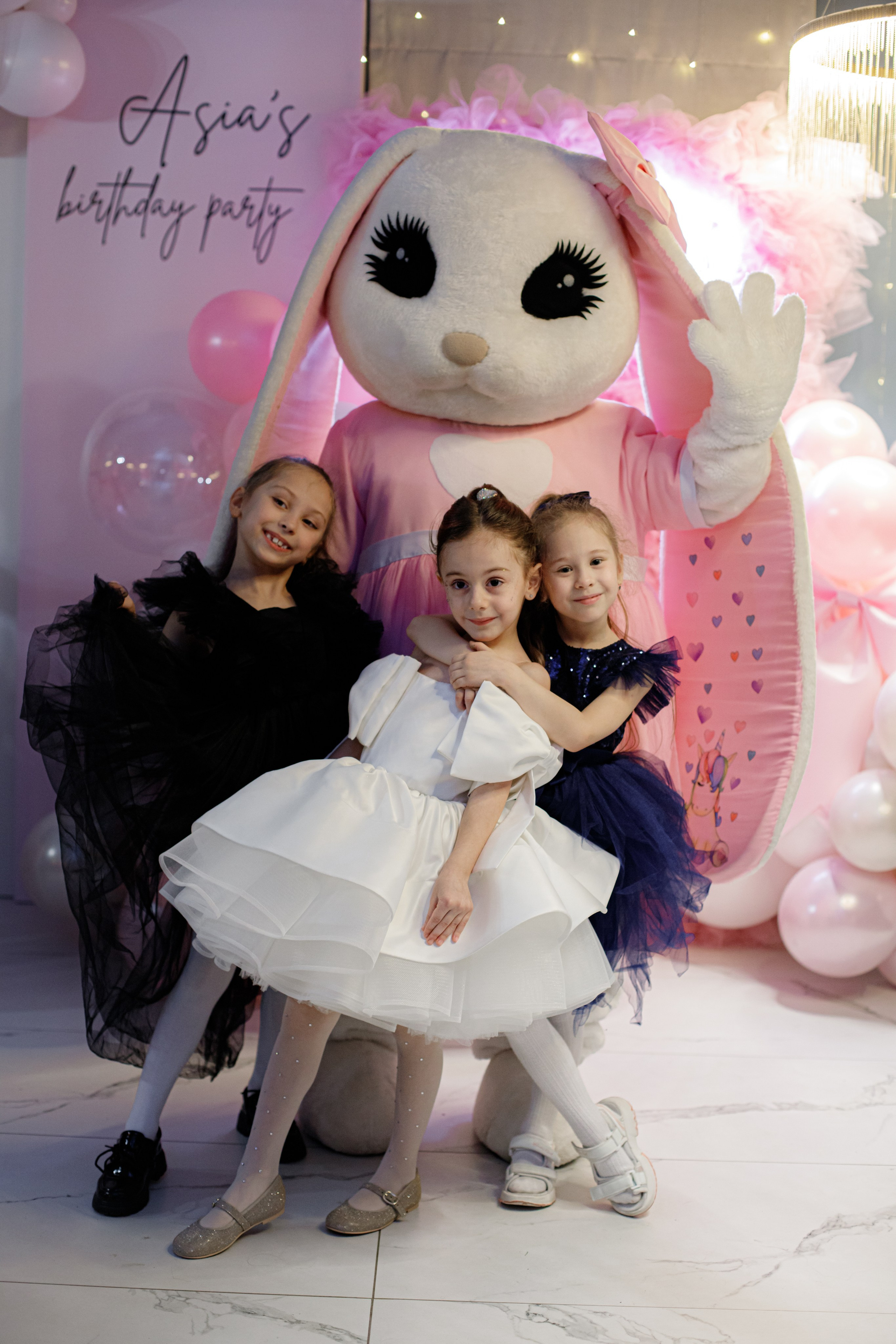 ASIA'S BIRTHDAY PARTY. Photokarish