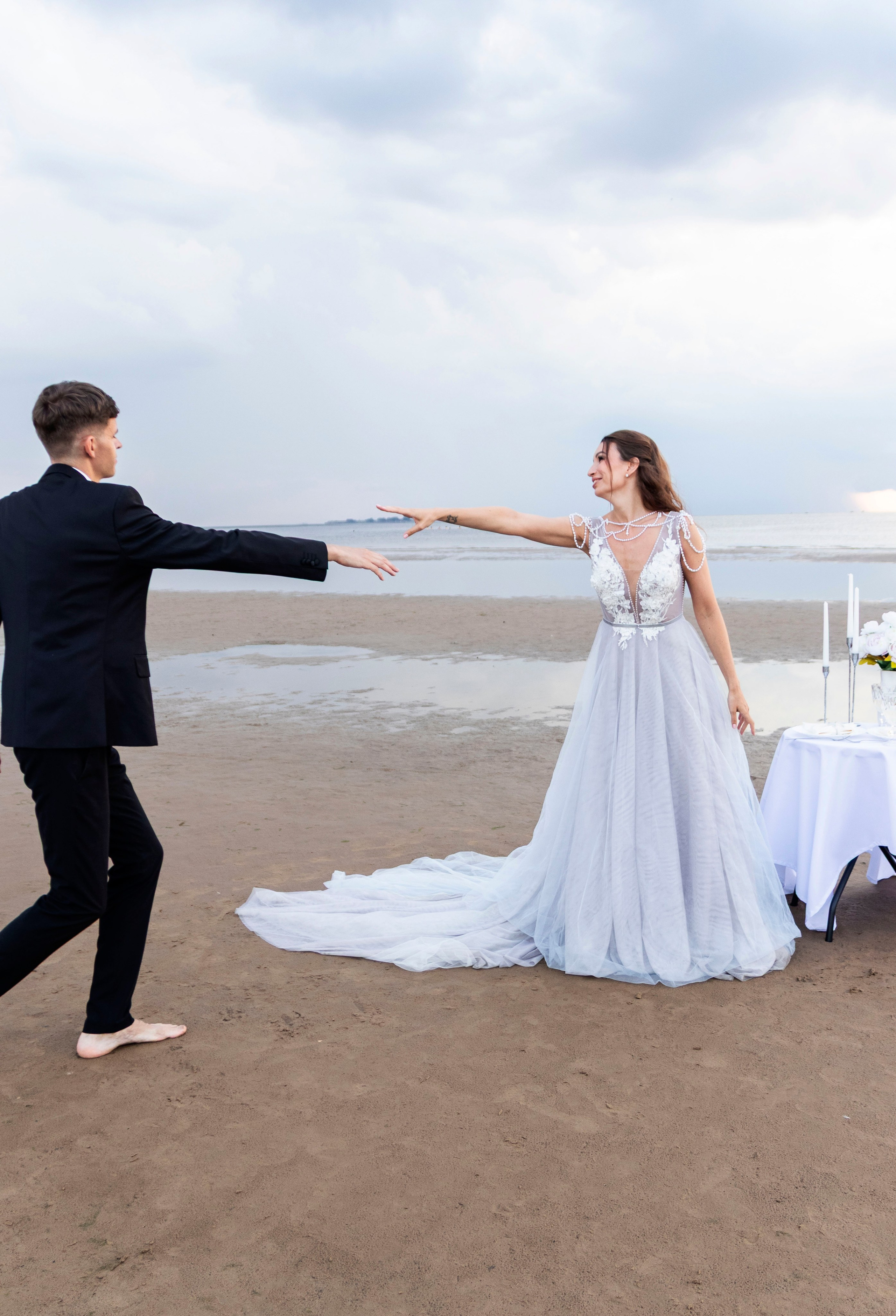 Свадебная прогулка на Финском заливе. Портретный фотограф в Санкт-Петербурге Савельева Ольга