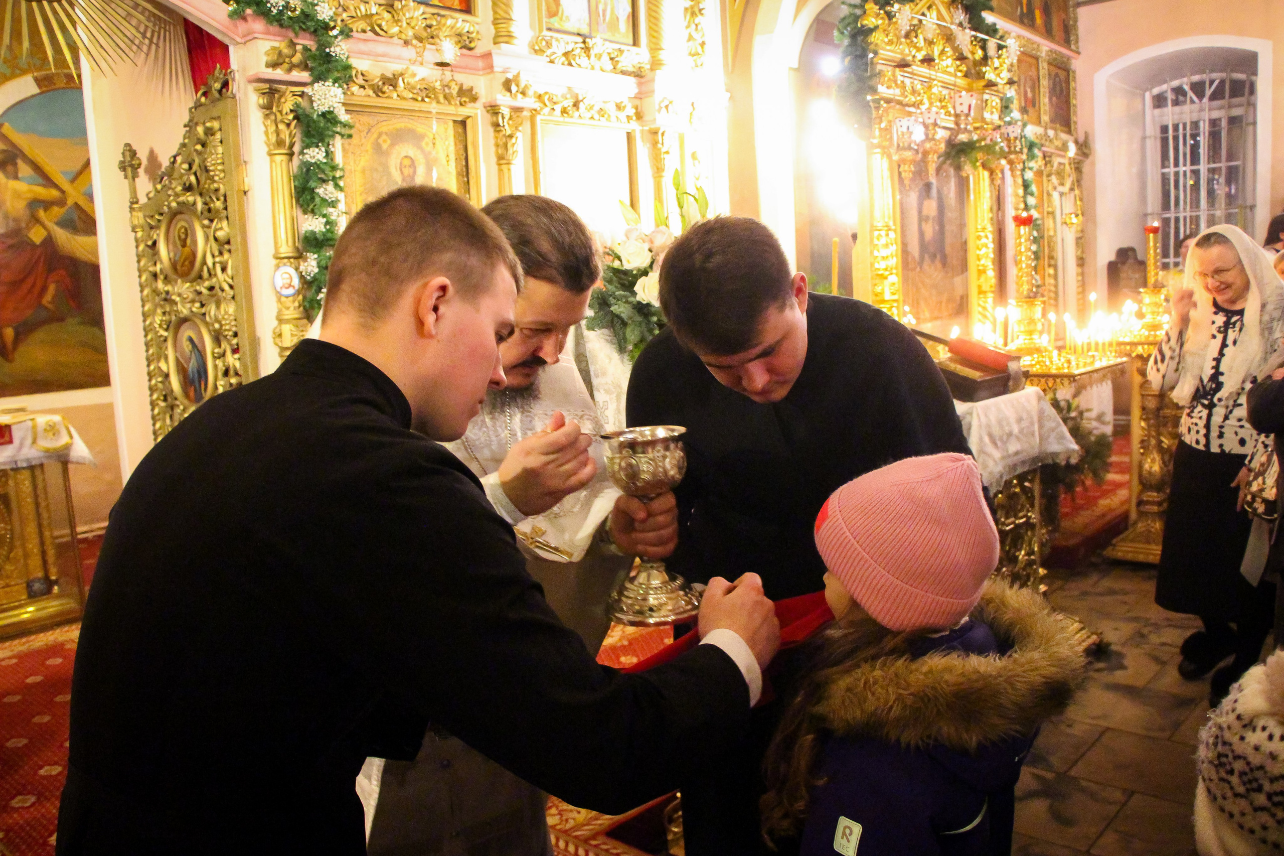 Рождественская литургия в храме Спаса Нерукотворного Образа. Мария Ткаченко. Документальная фотография