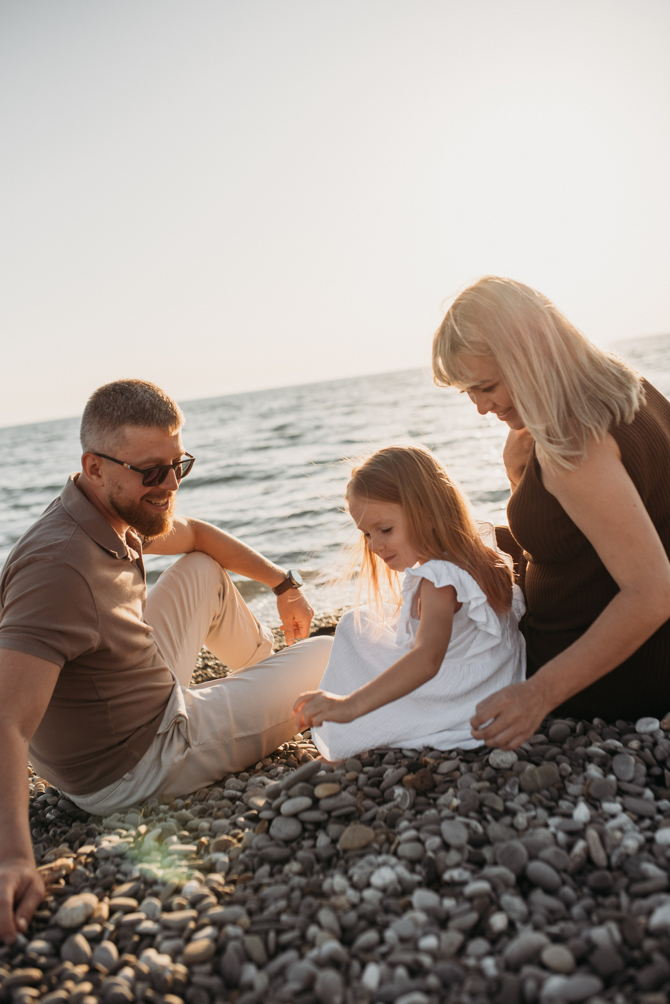 Семейная фотосессия в Головинке на берегу моря на закате. Фотограф в Сочи — Маргарита Поганова