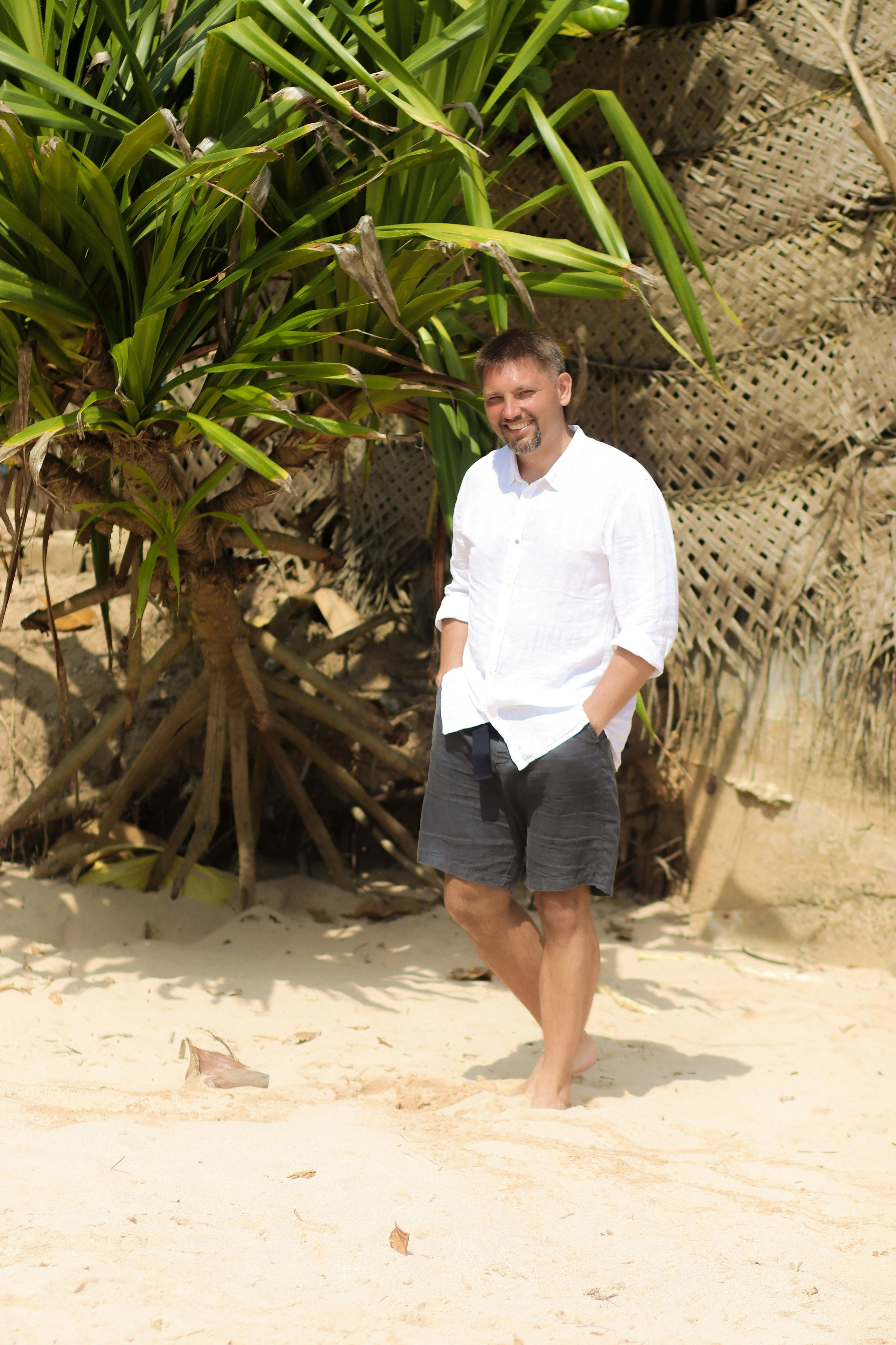 «Портрет для папы: сыновья улыбаются на фоне заката в Хабарадува»