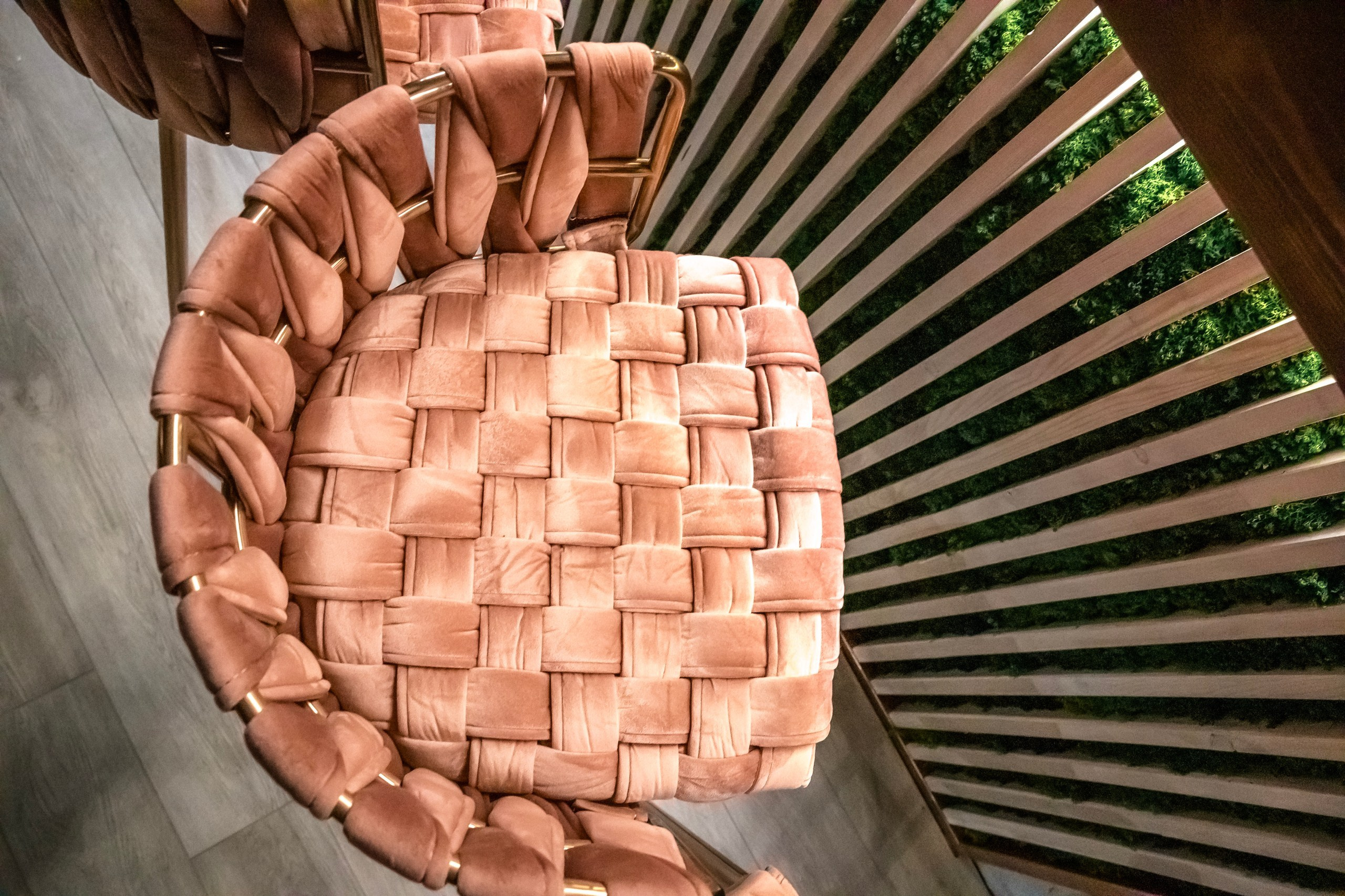 Интерьер. Нижний зал. ШОТНАЯ бар вдохновения в Магадане