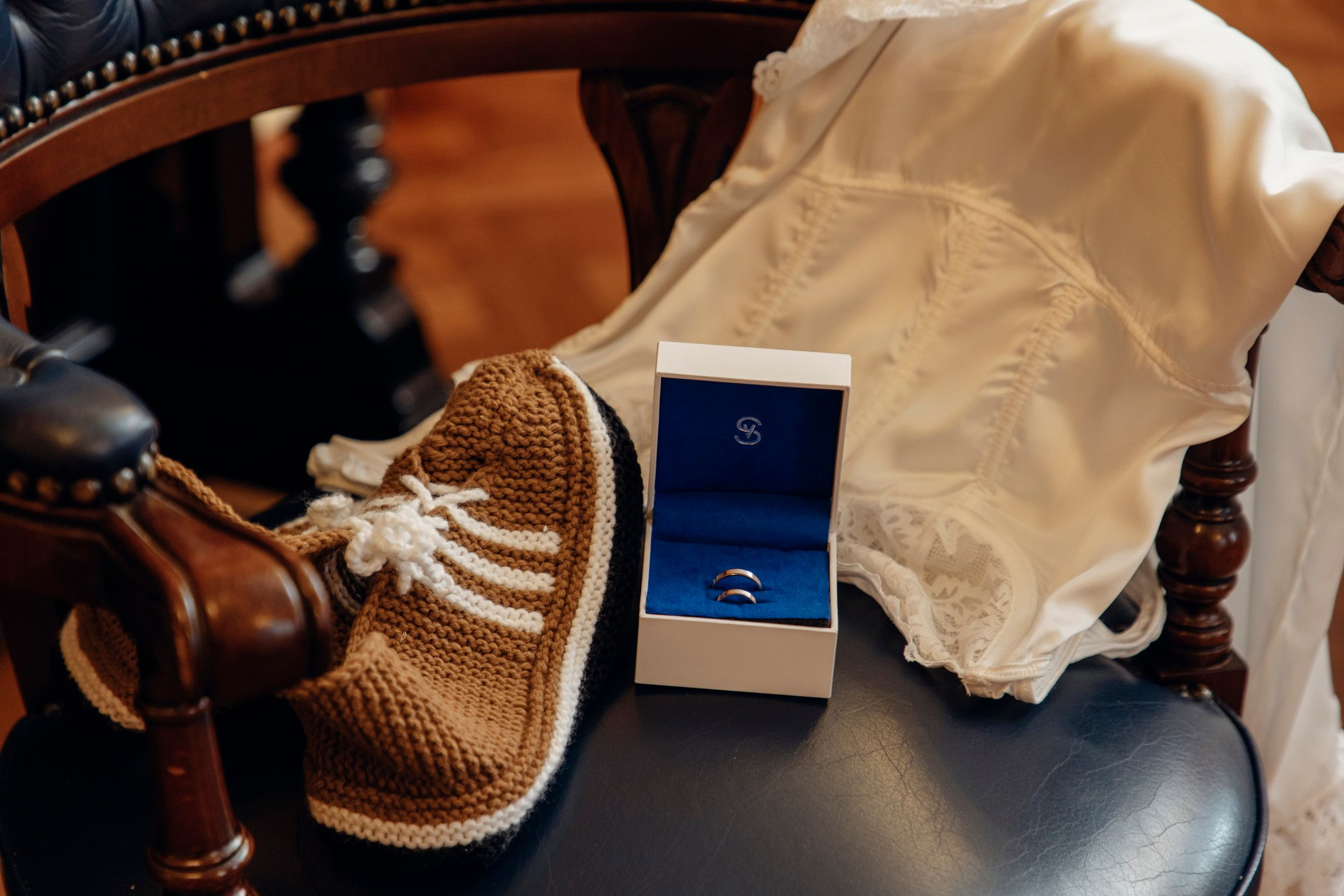 где купить свадебный букет, какой подарок подарить на свадьбу, свадебное платье где купить спб, свадебный салон, актуальные свадебные платья 2025, костюм для жениха, какой ресторан выбрать спб, отель для свадьбы