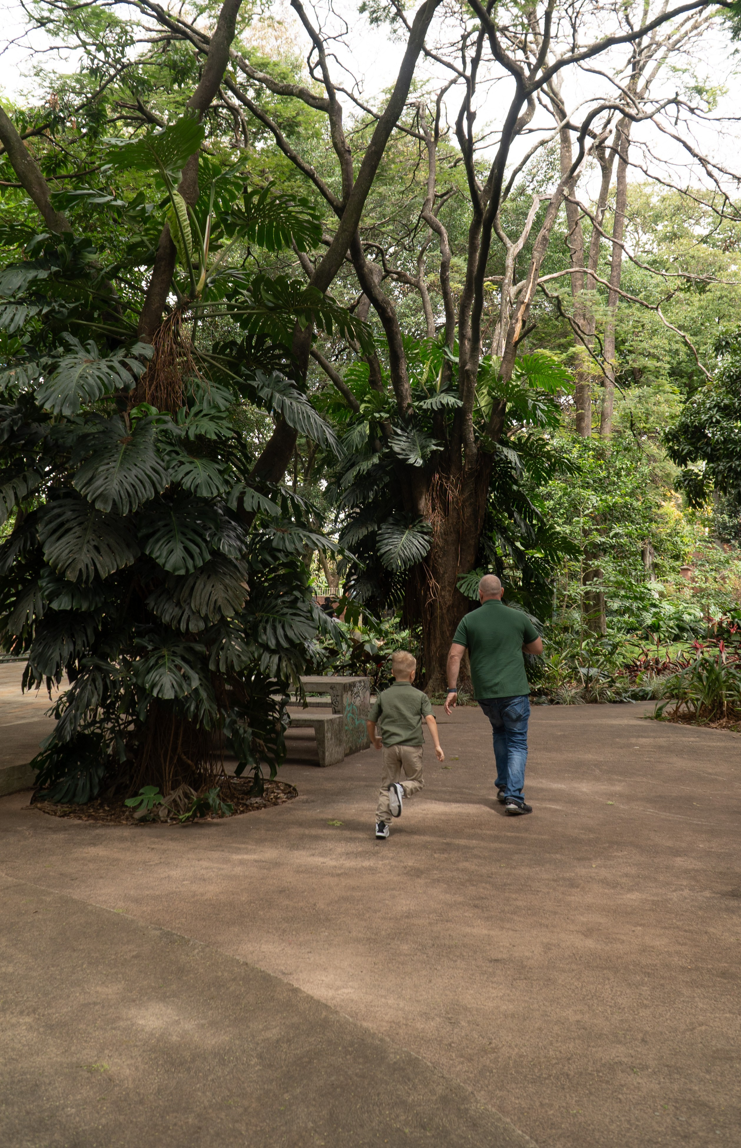 Sasha y «la familia / and the family». Wedding Photographer in Barcelona and Medellin