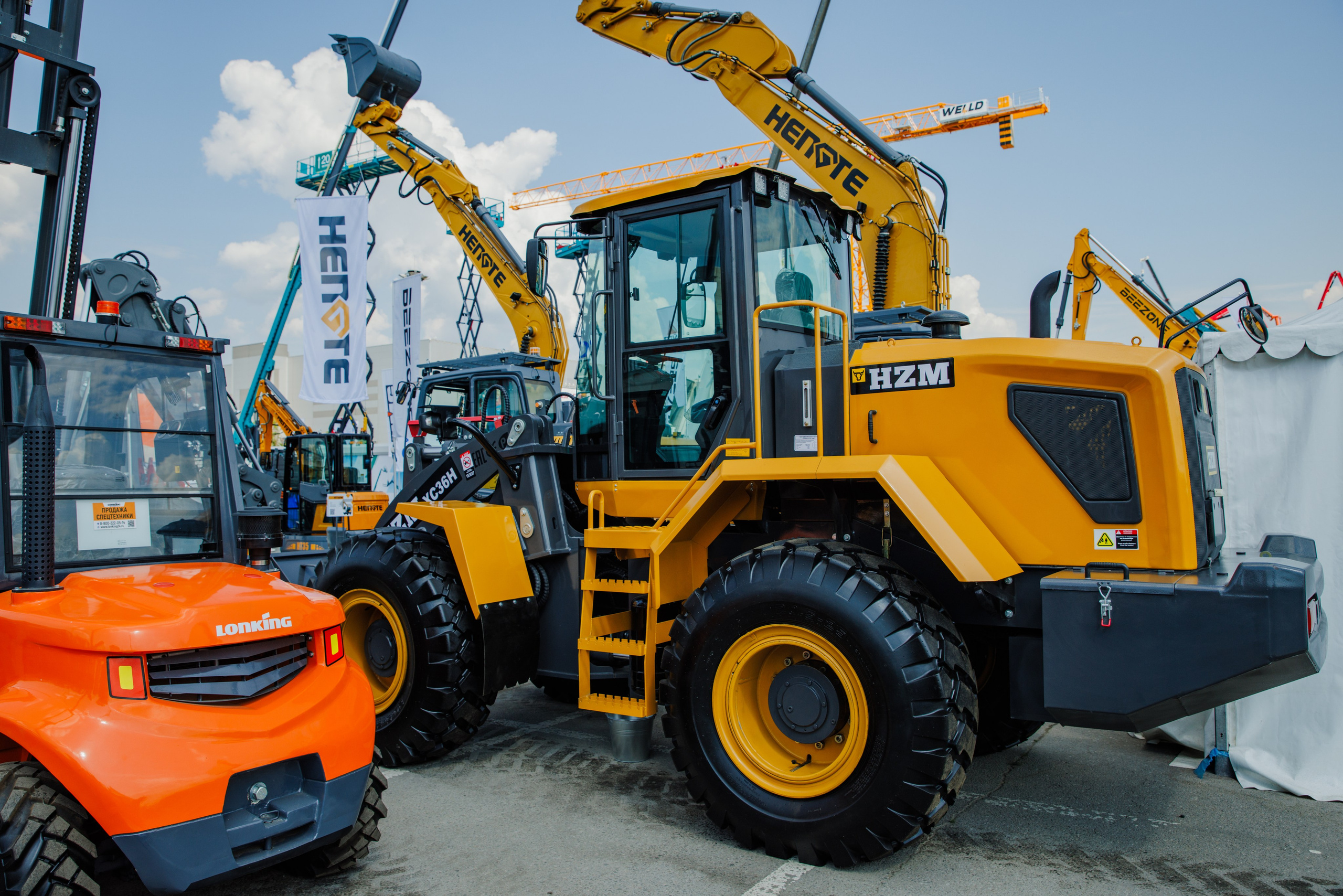 Выставка Спец. Техники. Фотограф Москва Шептаев Артём