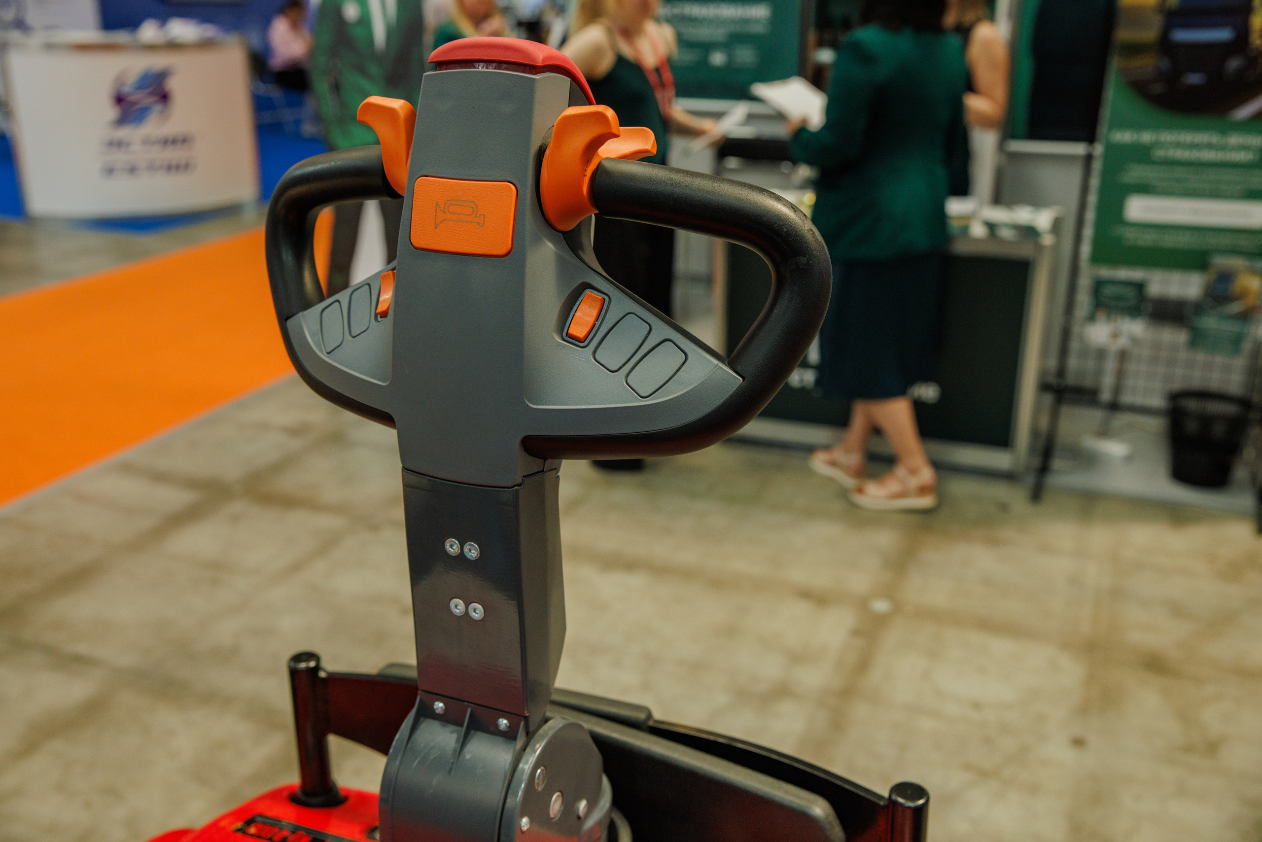 Выставка Спец. Техники. Фотограф Москва Шептаев Артём