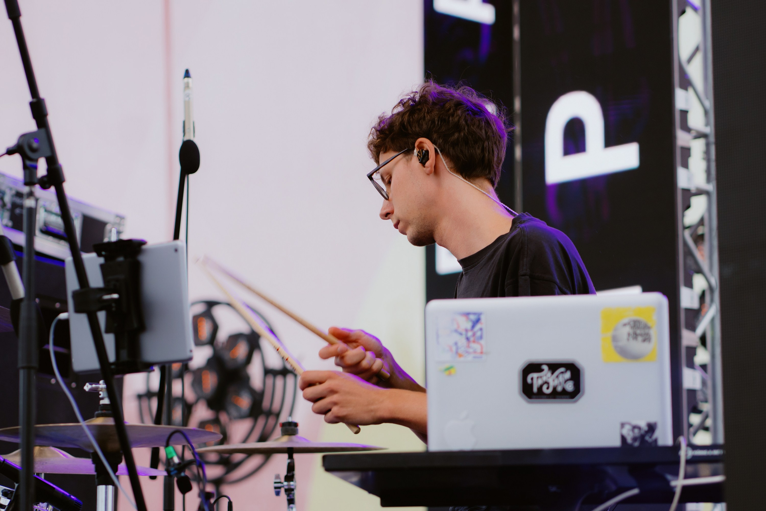 Dvor mega music festival. Photographer — ERASTOV