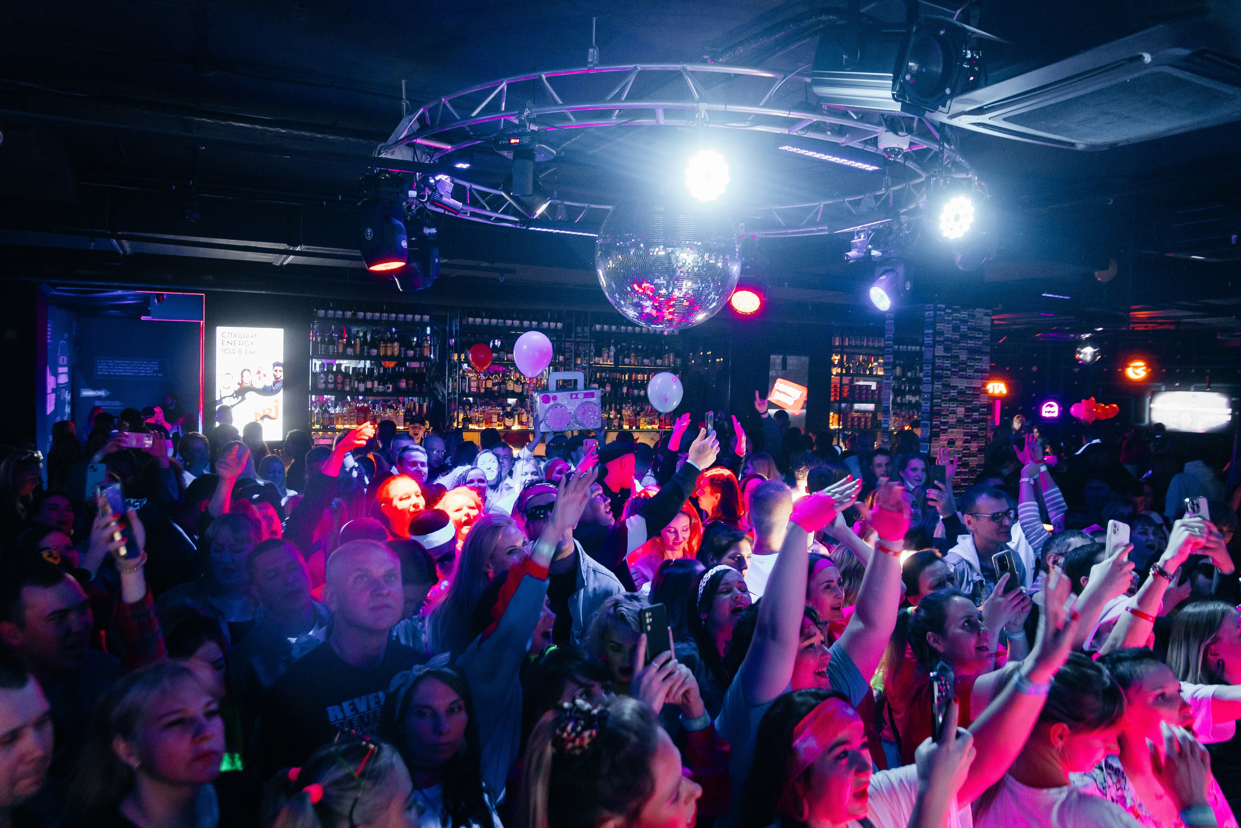 Открытие РукиВверхБар Челны. Фотограф Егор Сухов