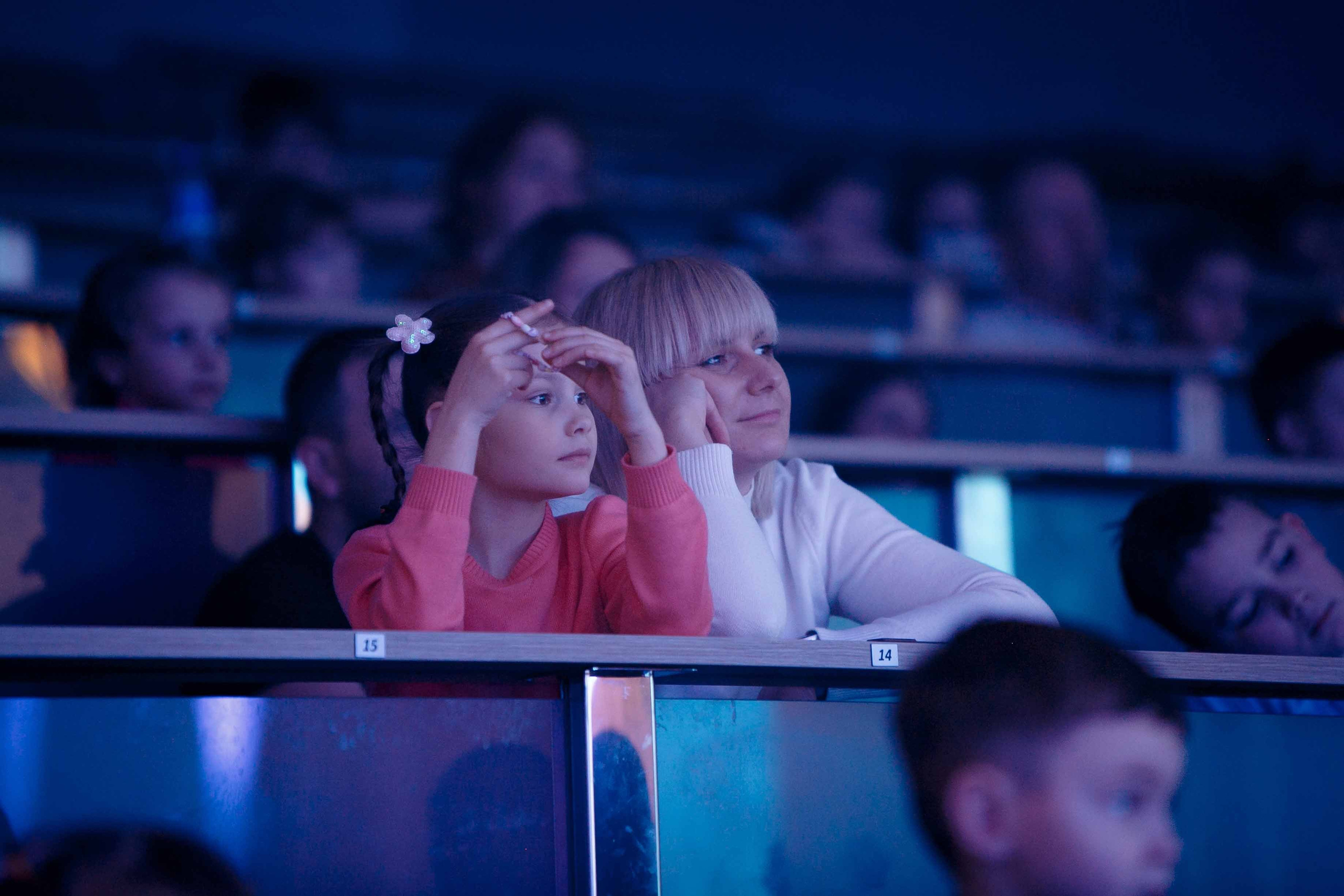 Елка в «Казармах» ТЮЗ. Ваш репортажный фотограф Артемий Антонов