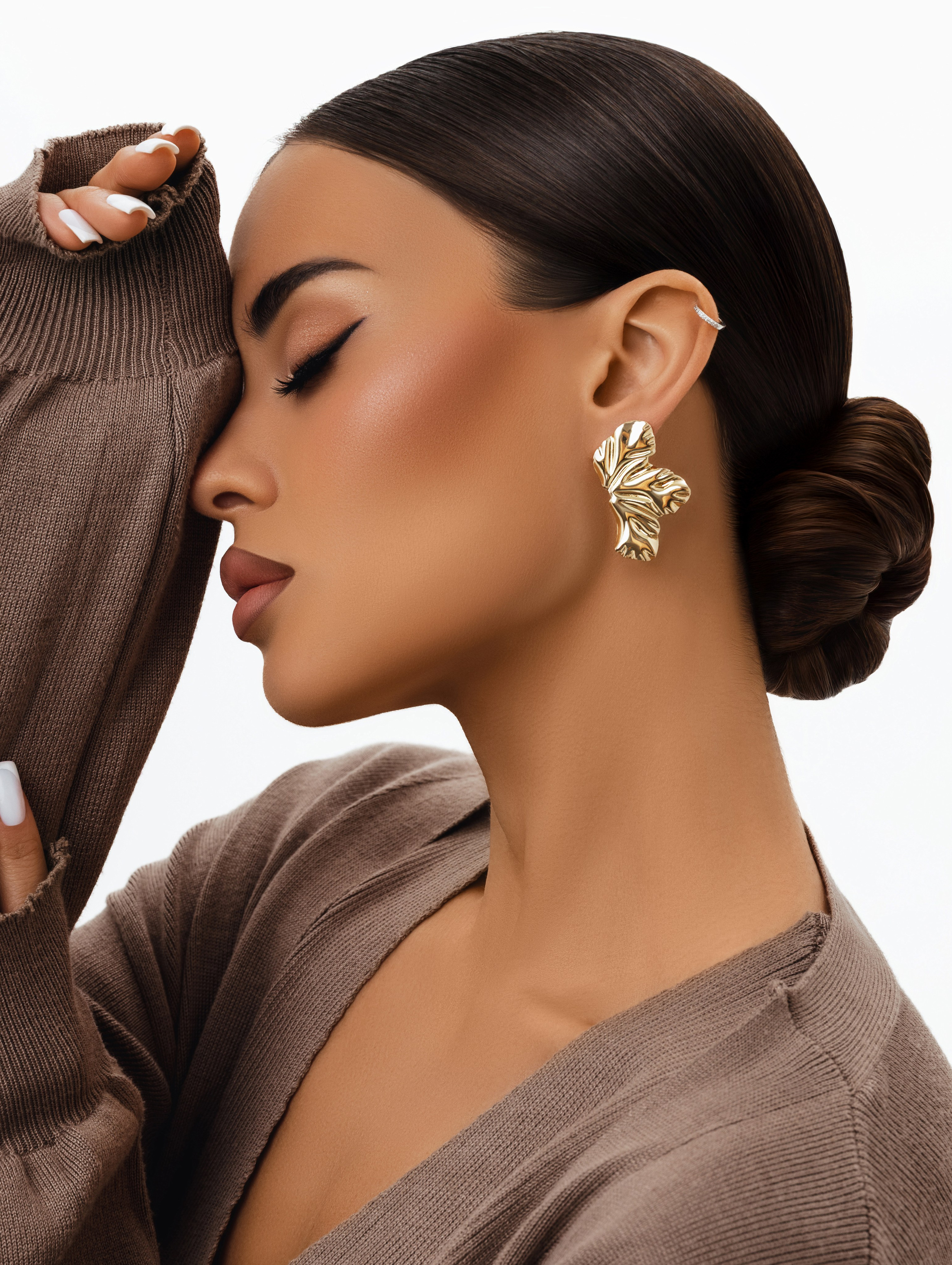 MOON SECRET JEWERLY. Фотограф для маркетплейсов в Москве Озерова Кристина