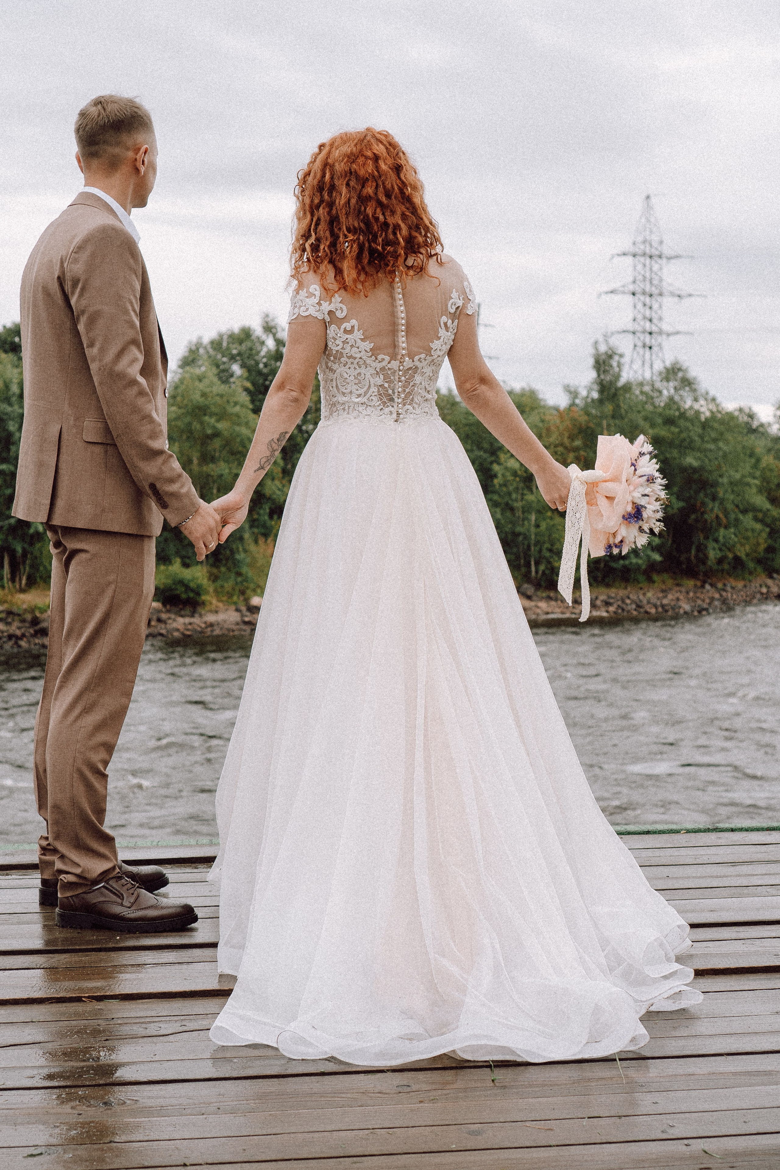 СВАДЕБНАЯ ФОТОСЕССИИЯ ПАРЫ В ГОРОДЕ ПРИОЗЕРСК В СОСНОВОМ ЛЕСУ И С ПИКАПОМ. Профессиональный фотограф, Санкт-Петербург — Виктория Богомолова