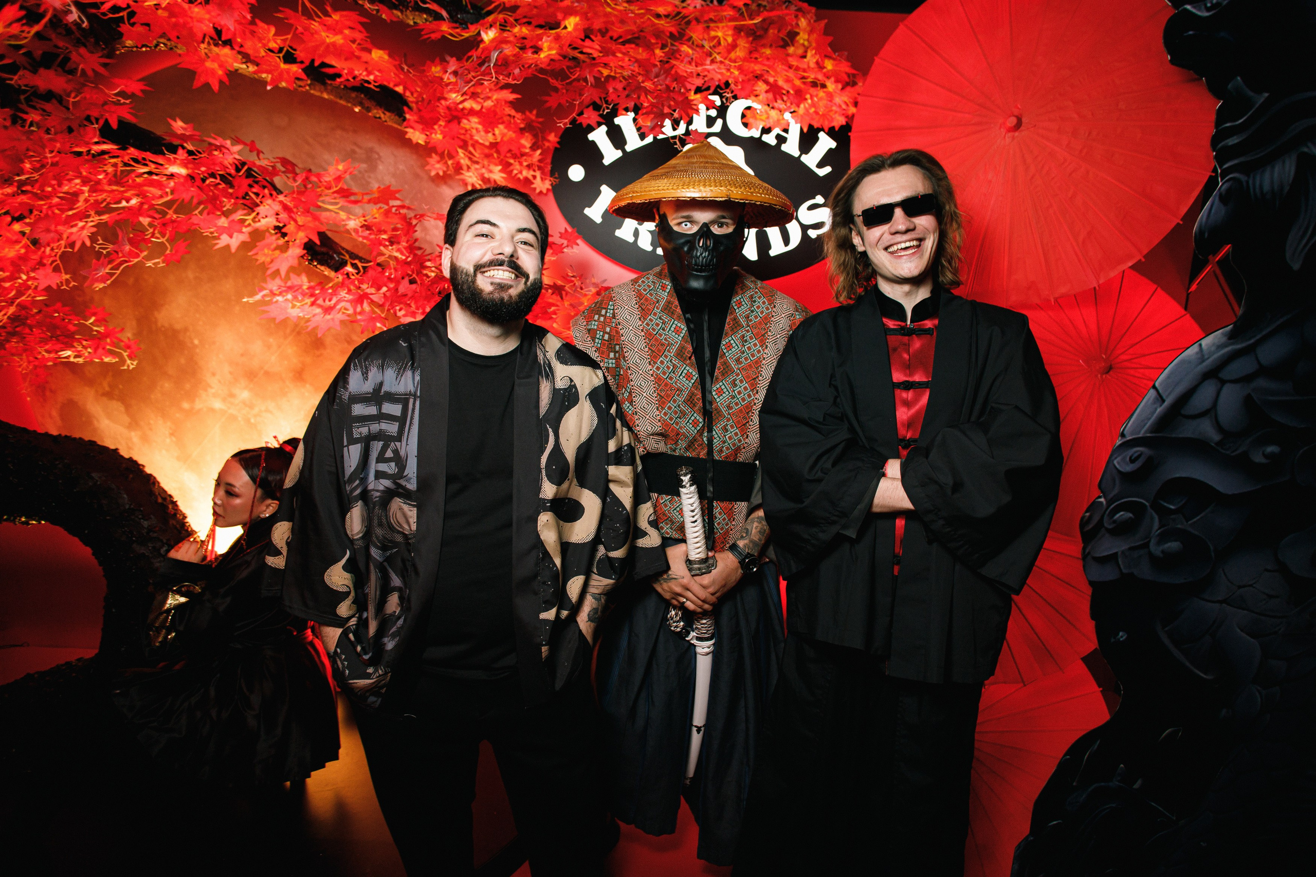 ILLEGAL FRIENDS | ASIA. СВОИ. ФОТООТЧЕТЫ-СОБЫТИЯ-МЕСТА