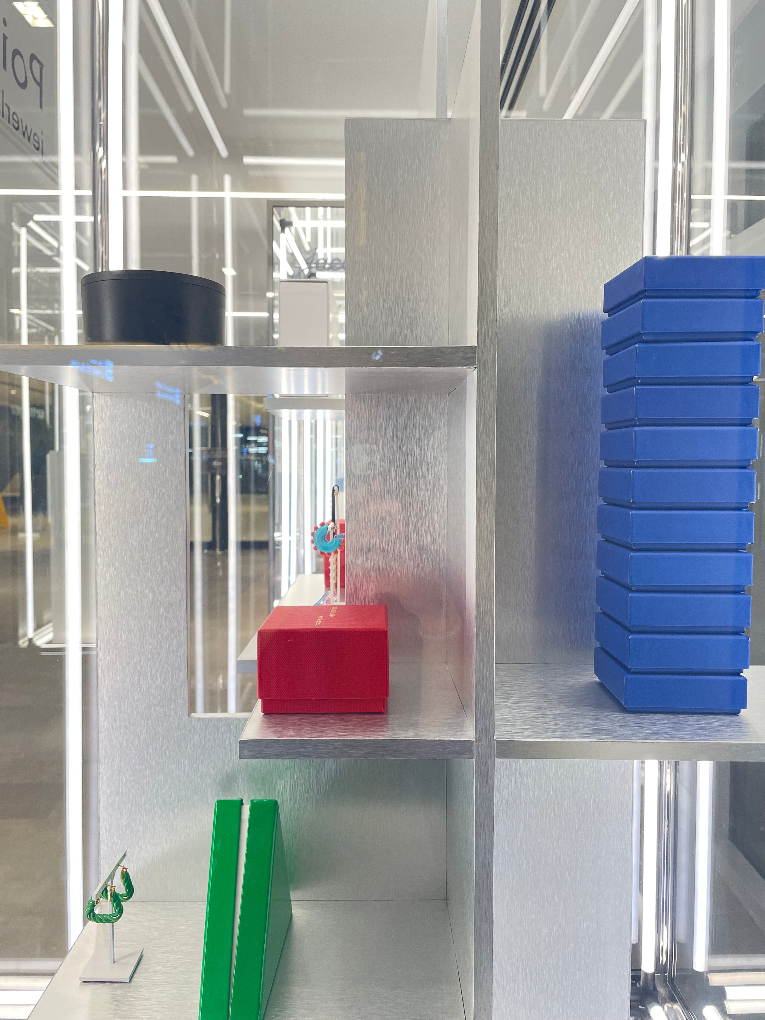 Poison Drop pop up in Dubai Hills. Naya Novikova set designer portfolio